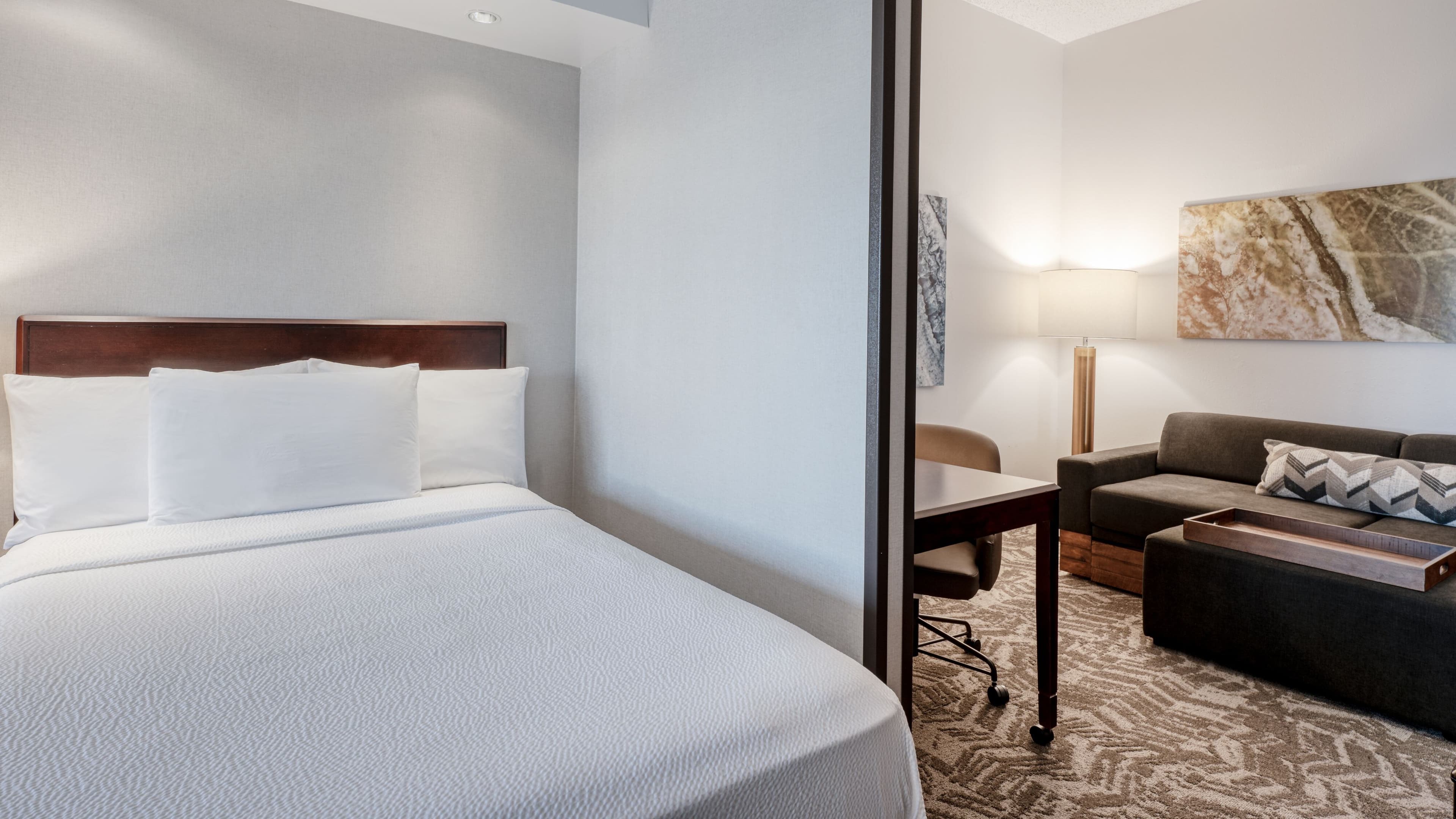 Suite - Image 2