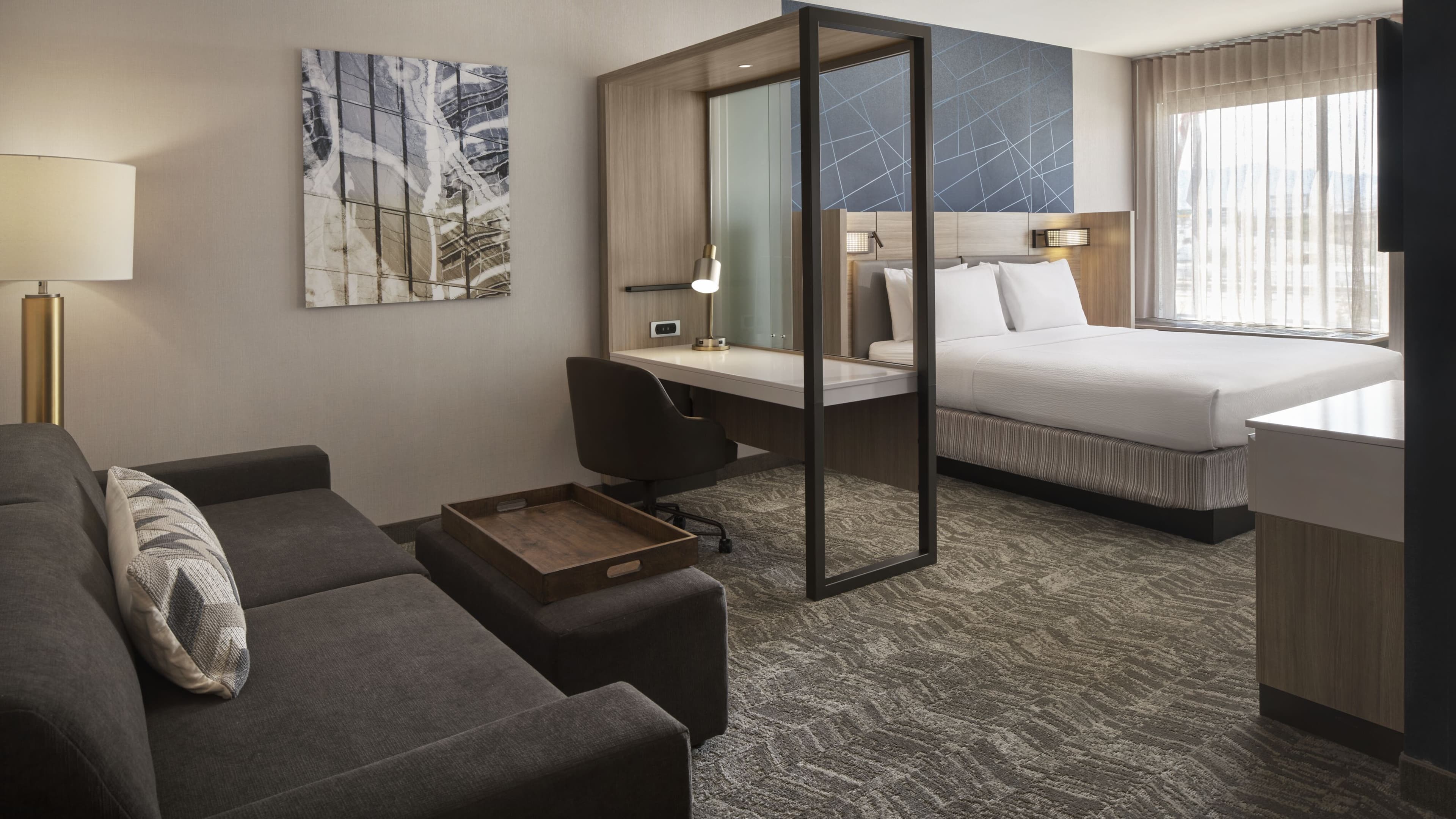 Suite - Image 1