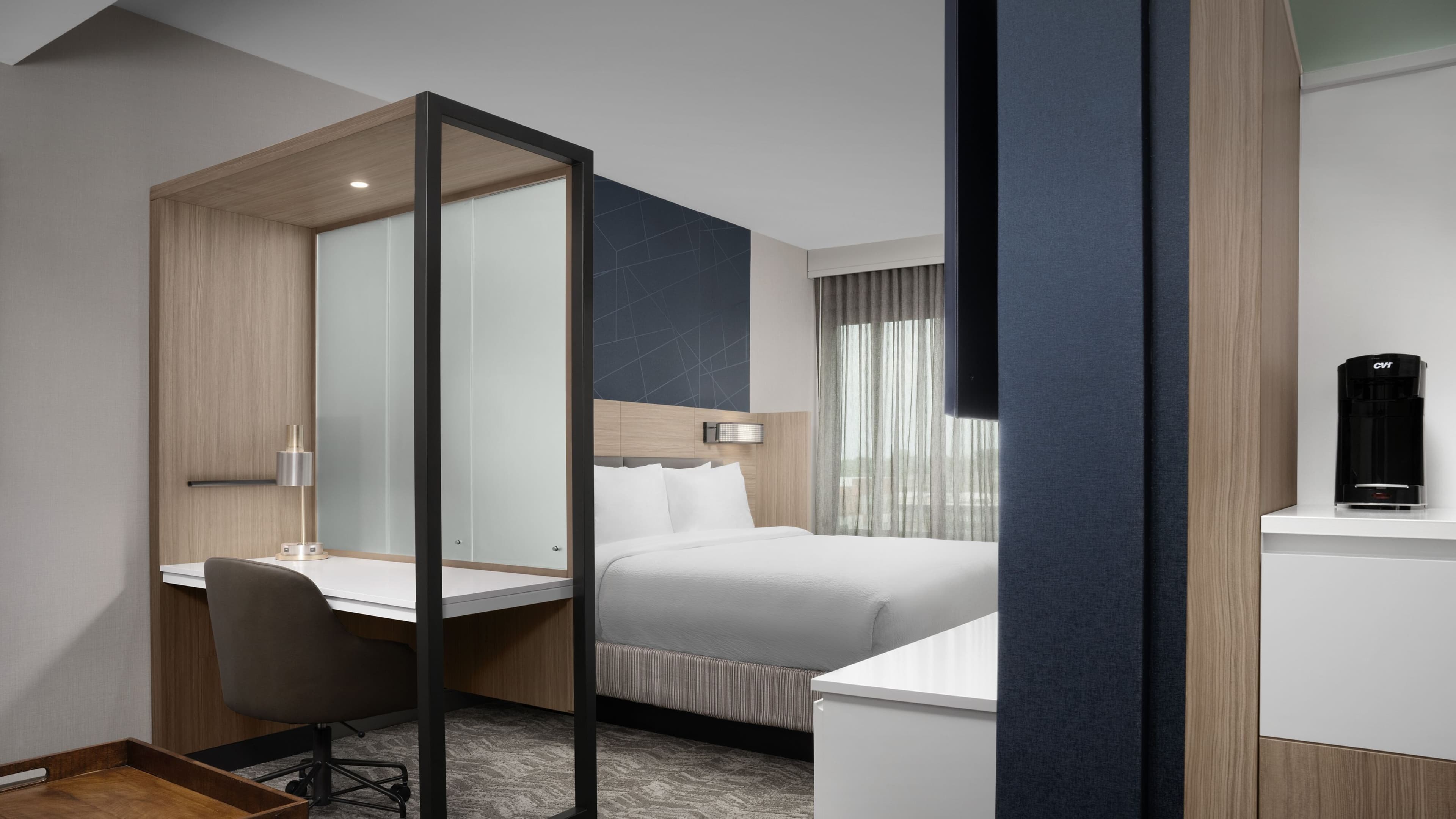 Suite - Image 1