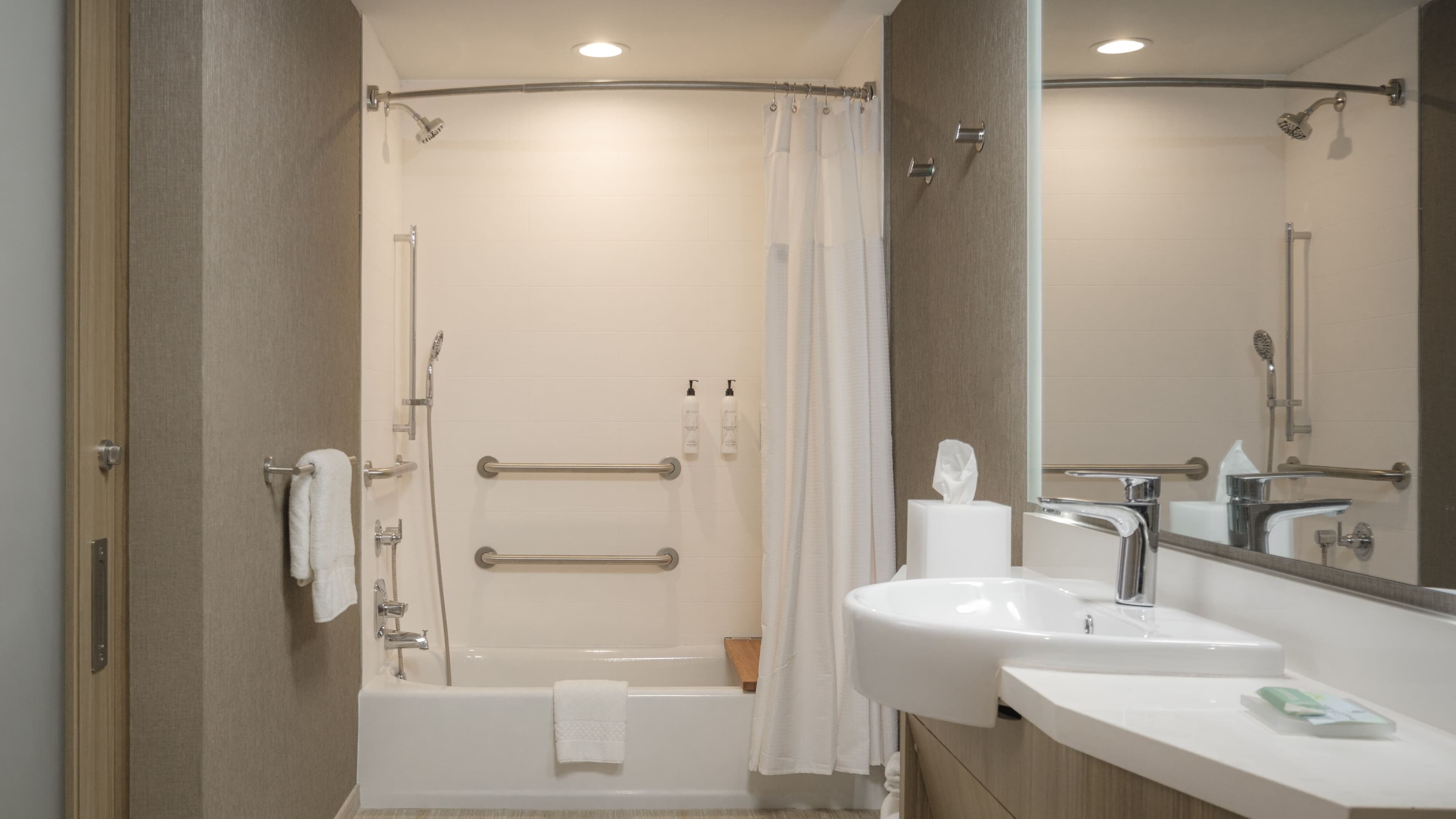 Suite - Image 6