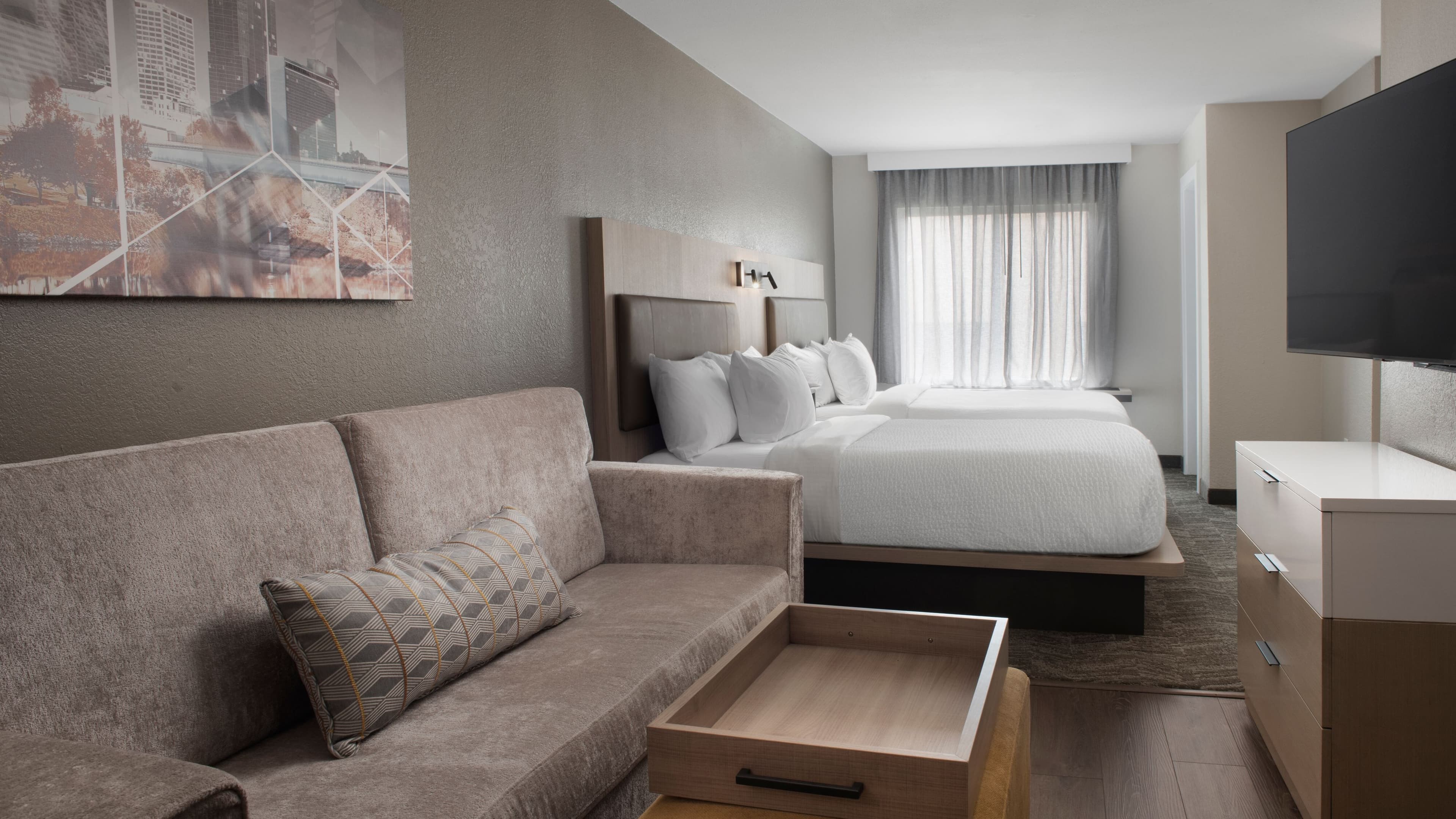 Suite - Image 1