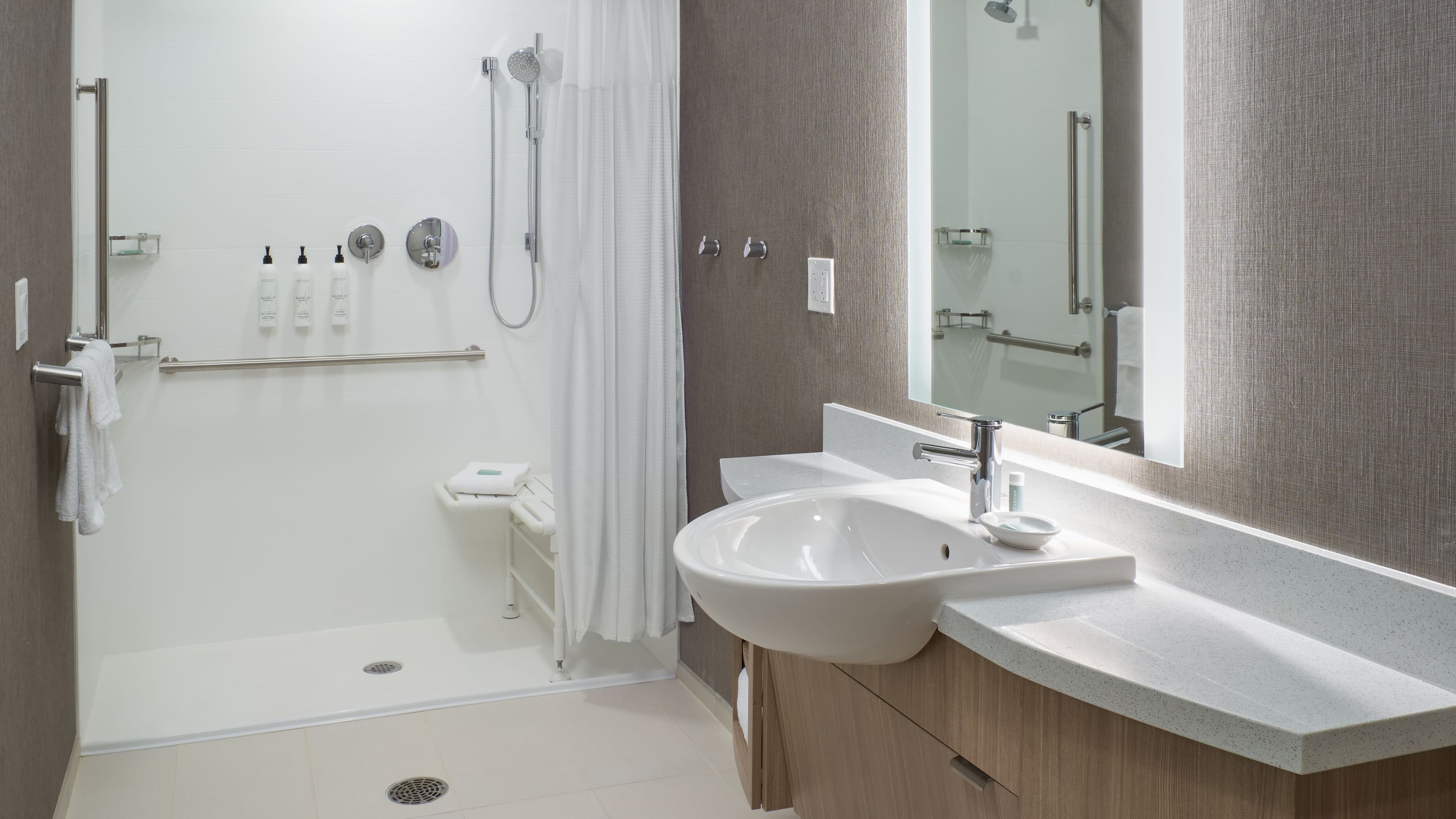 King Suite - Image 7