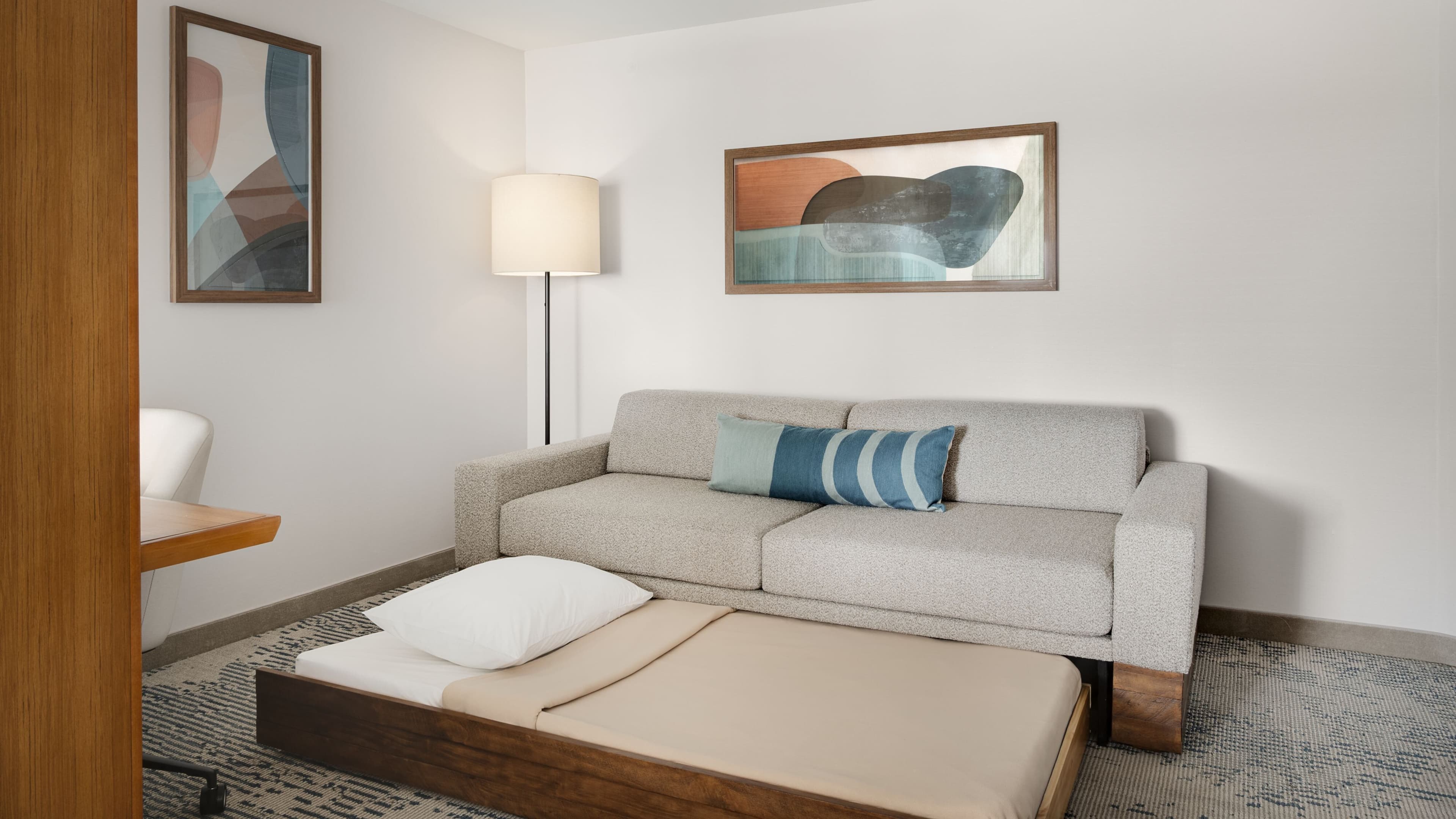 Suite - Image 1