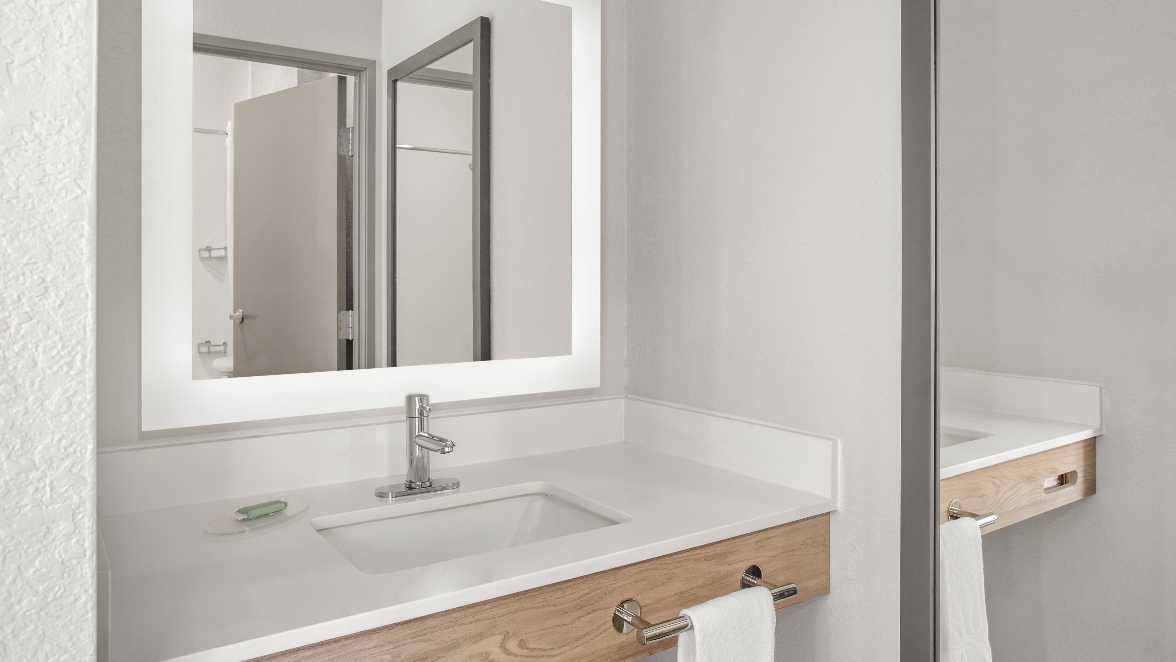 Suite - Image 5