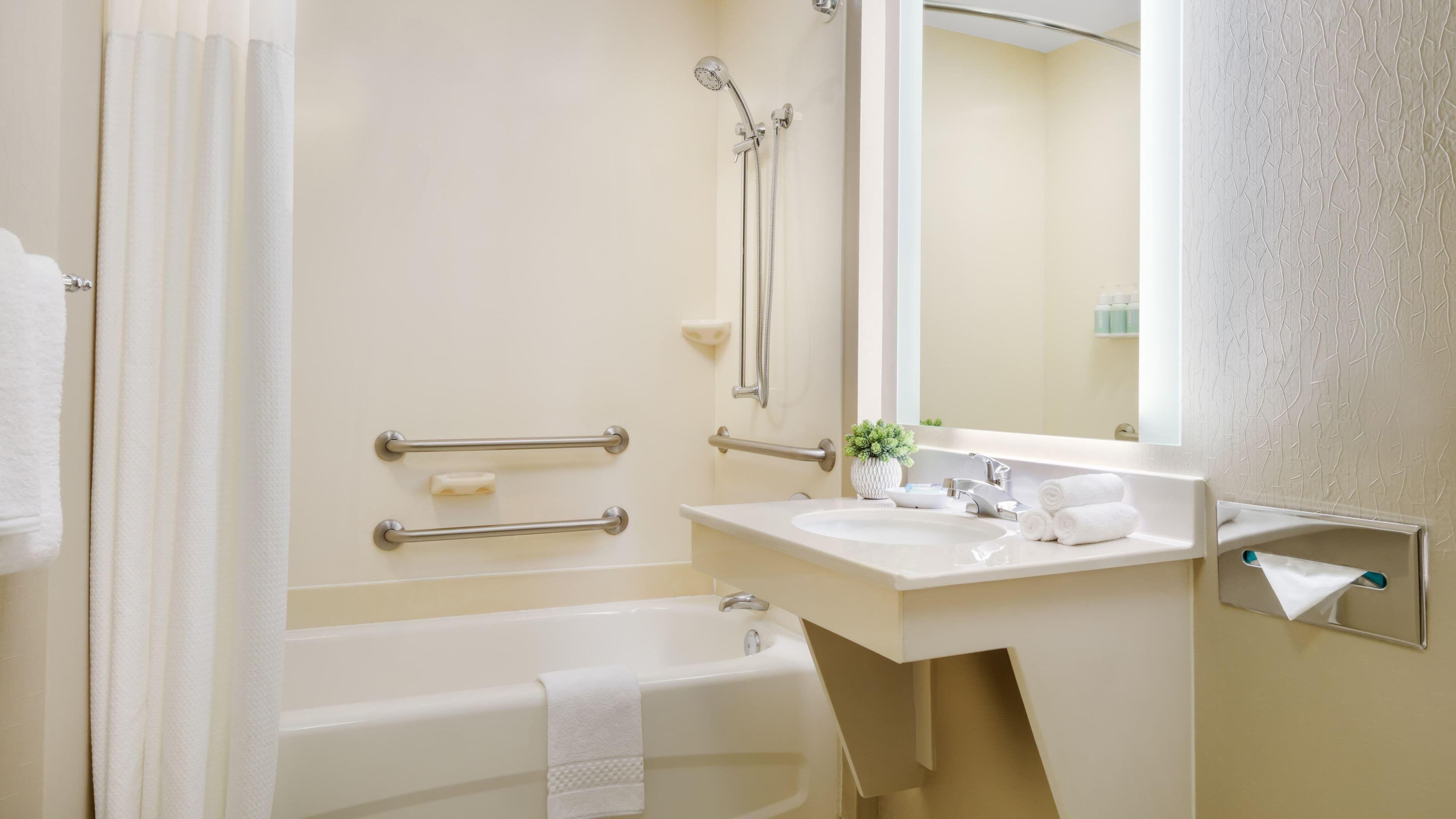 SpringHill Suites Manchester-Boston Regional Airport — 8