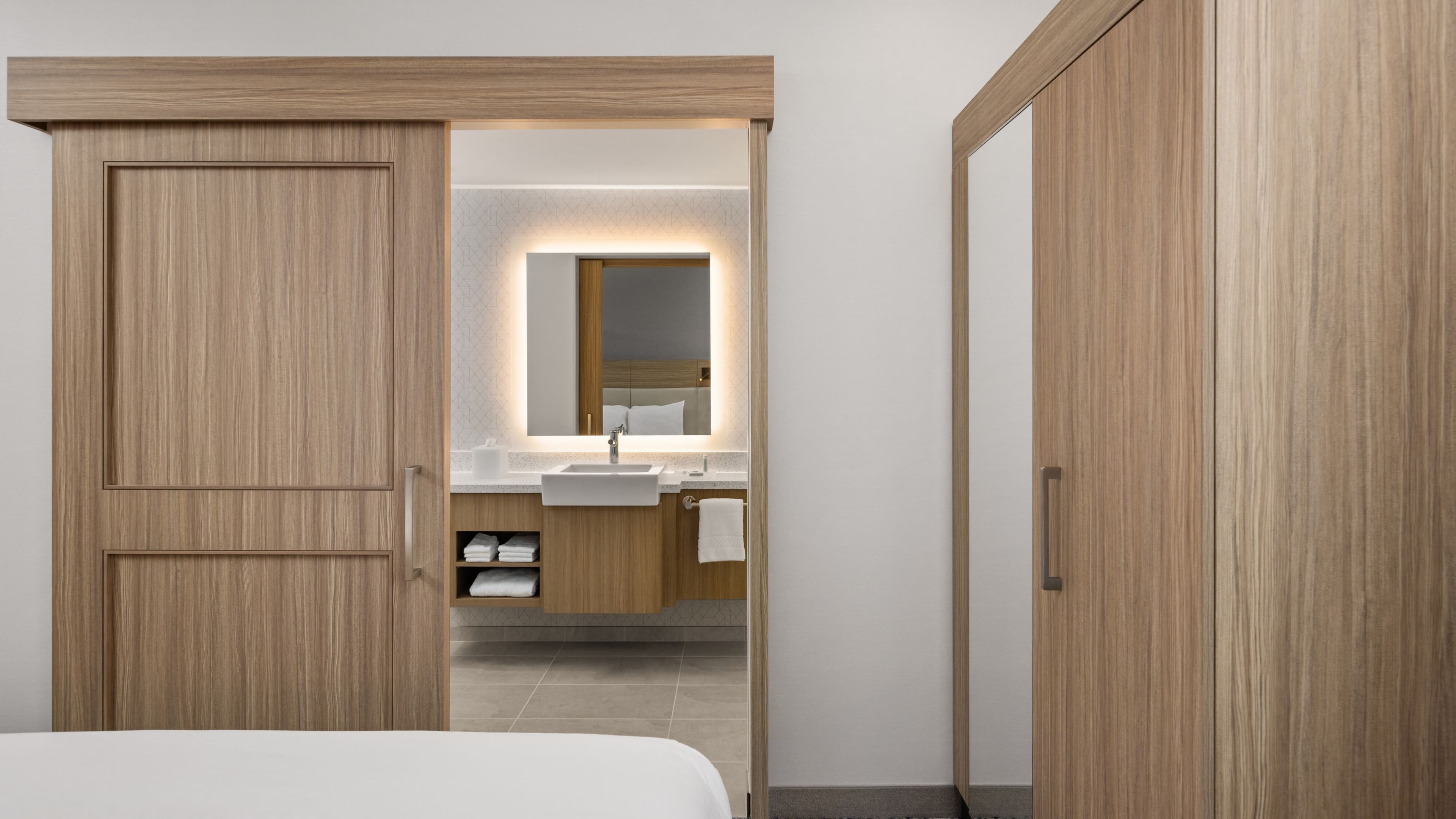 One King Studio Suite - Image 8