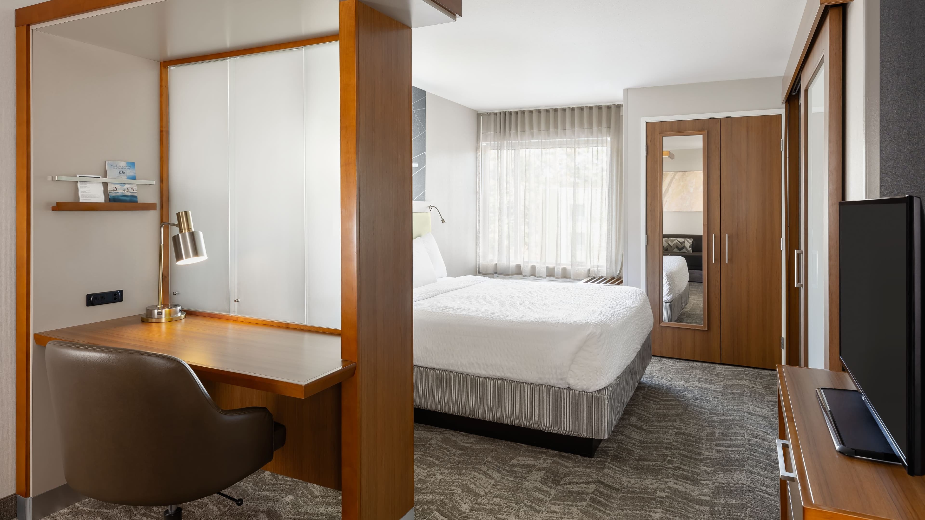 Suite - Image 1