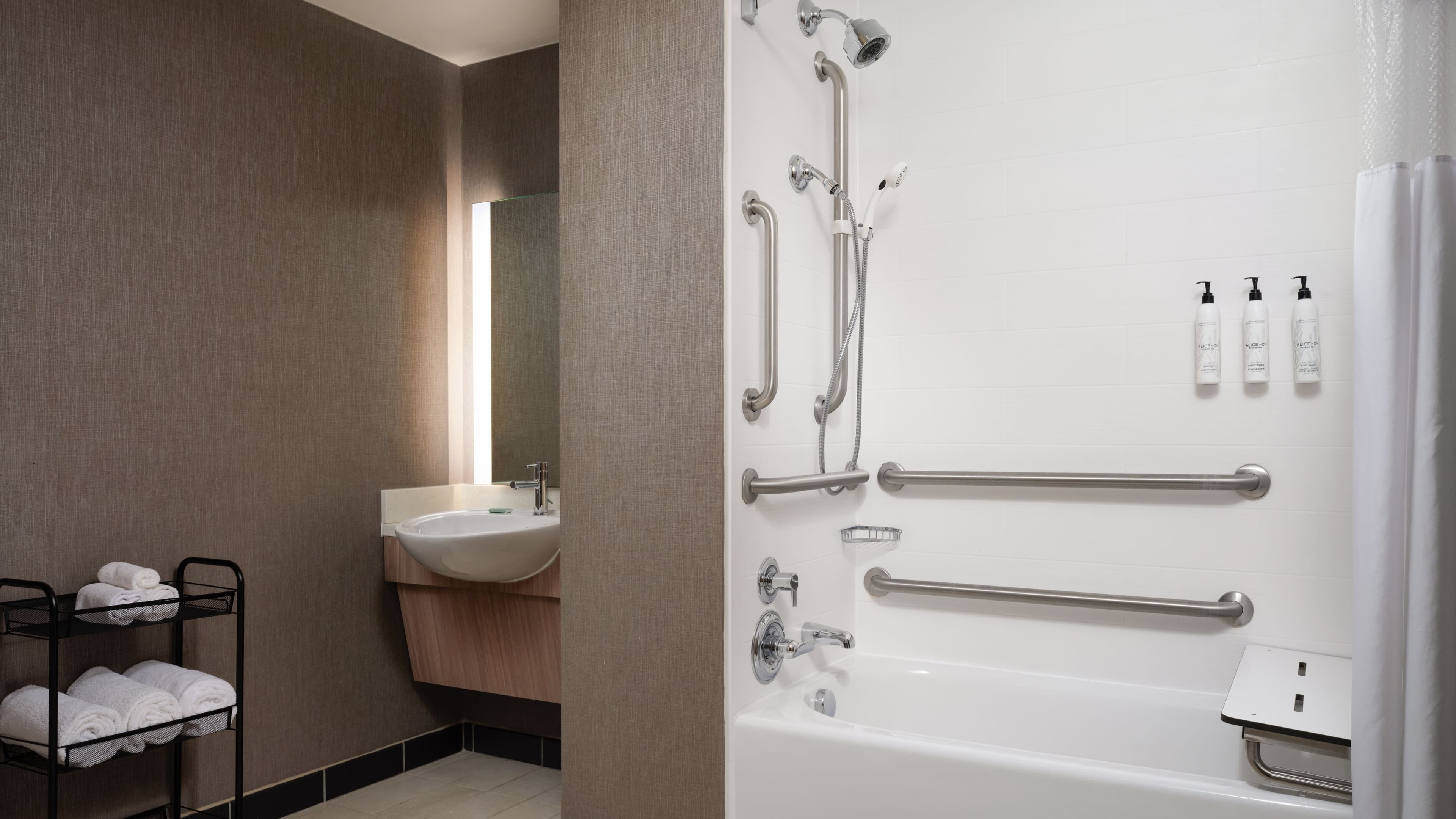 King Studio Suite - Image 7