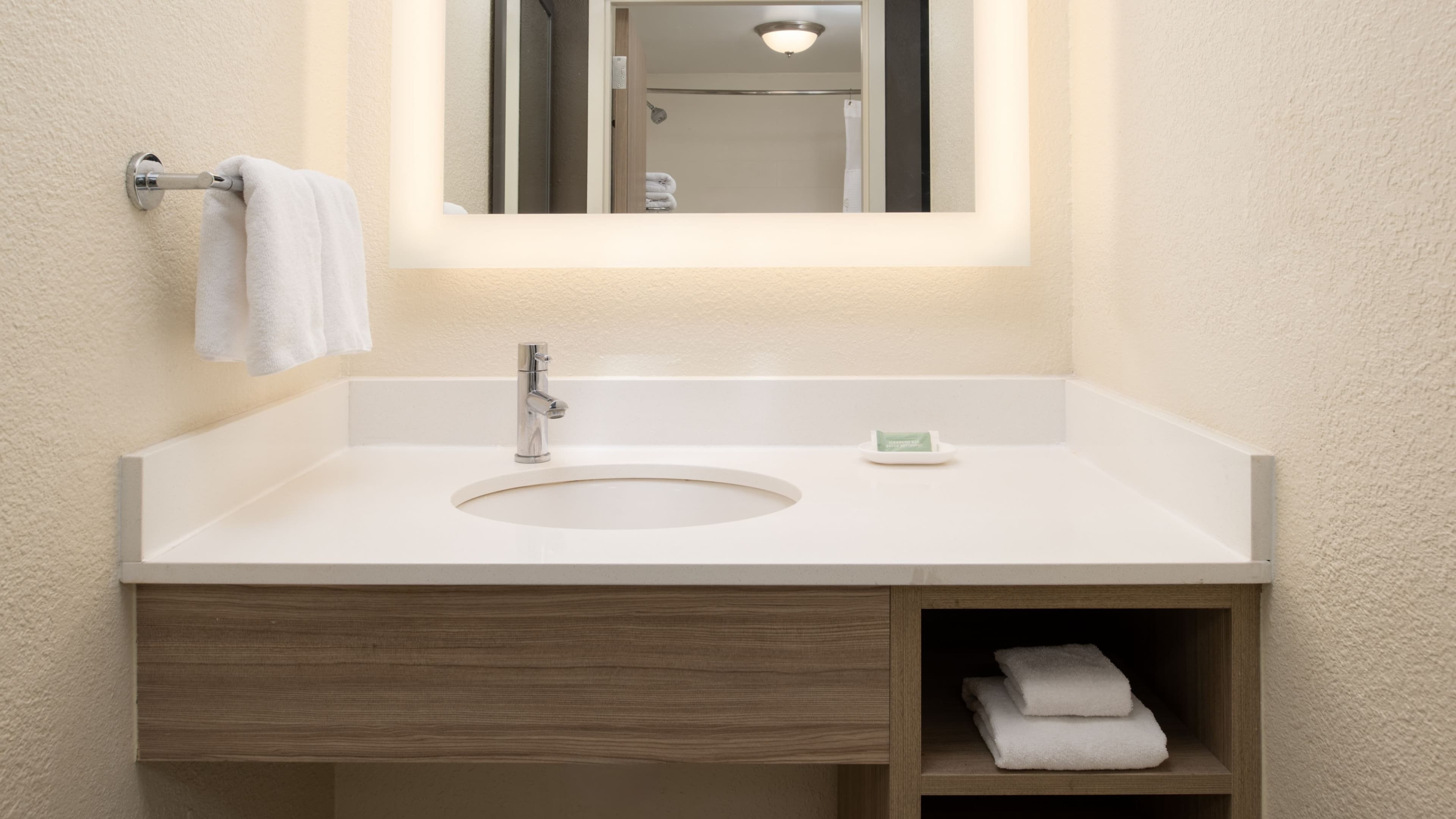 SpringHill Suites New Orleans Warehouse Arts District — 32