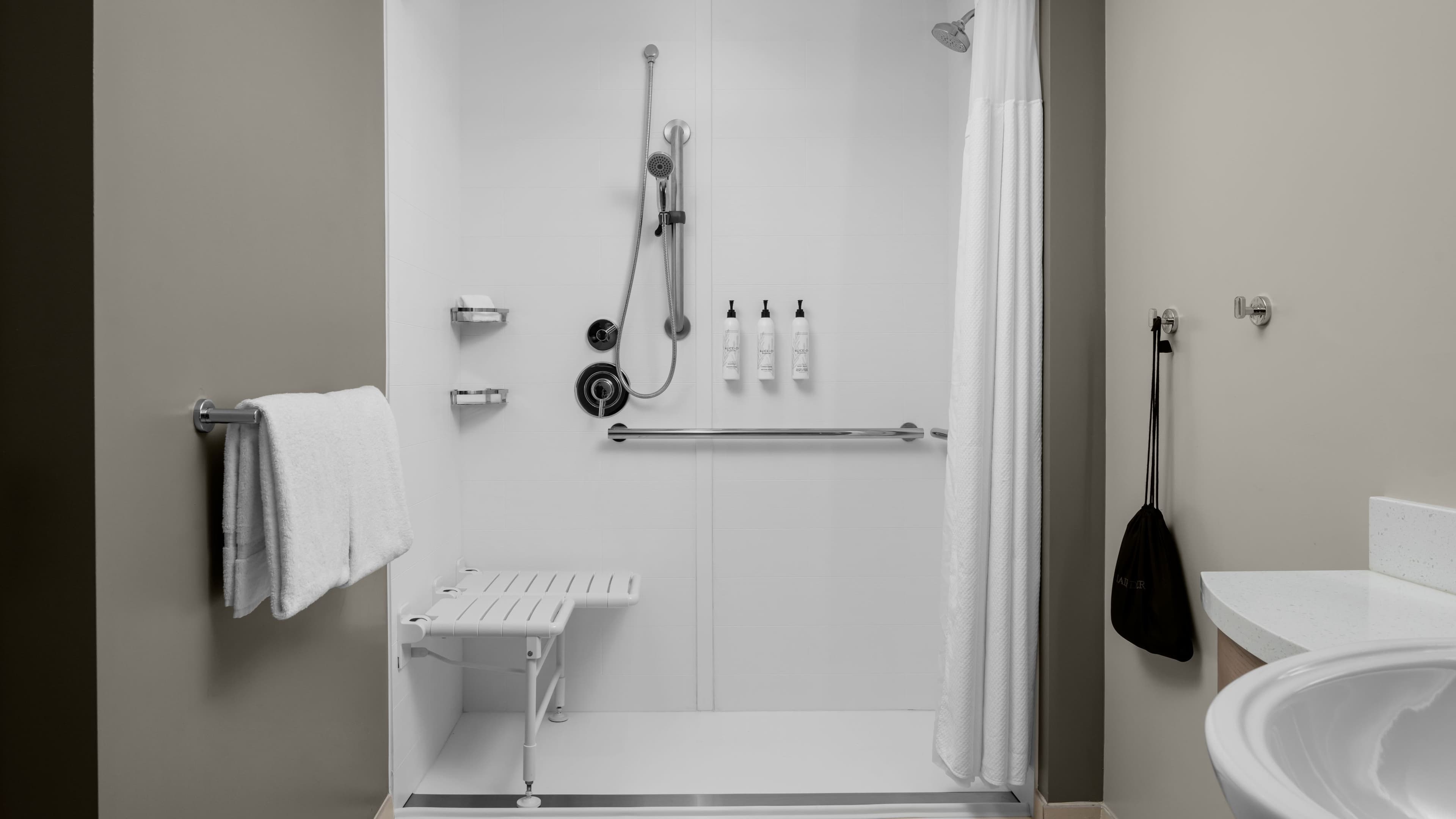 Suite - Image 8