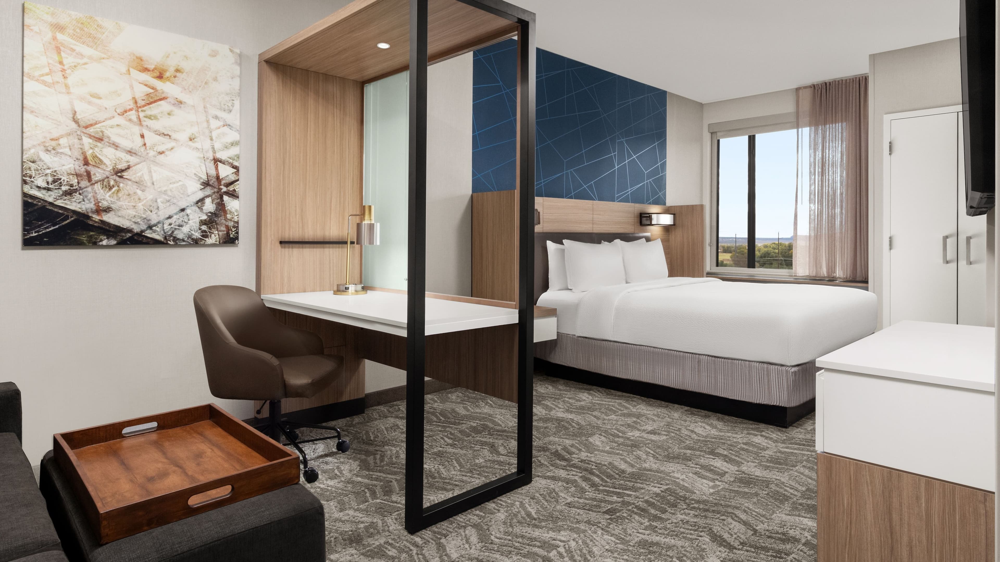 Suite - Image 1