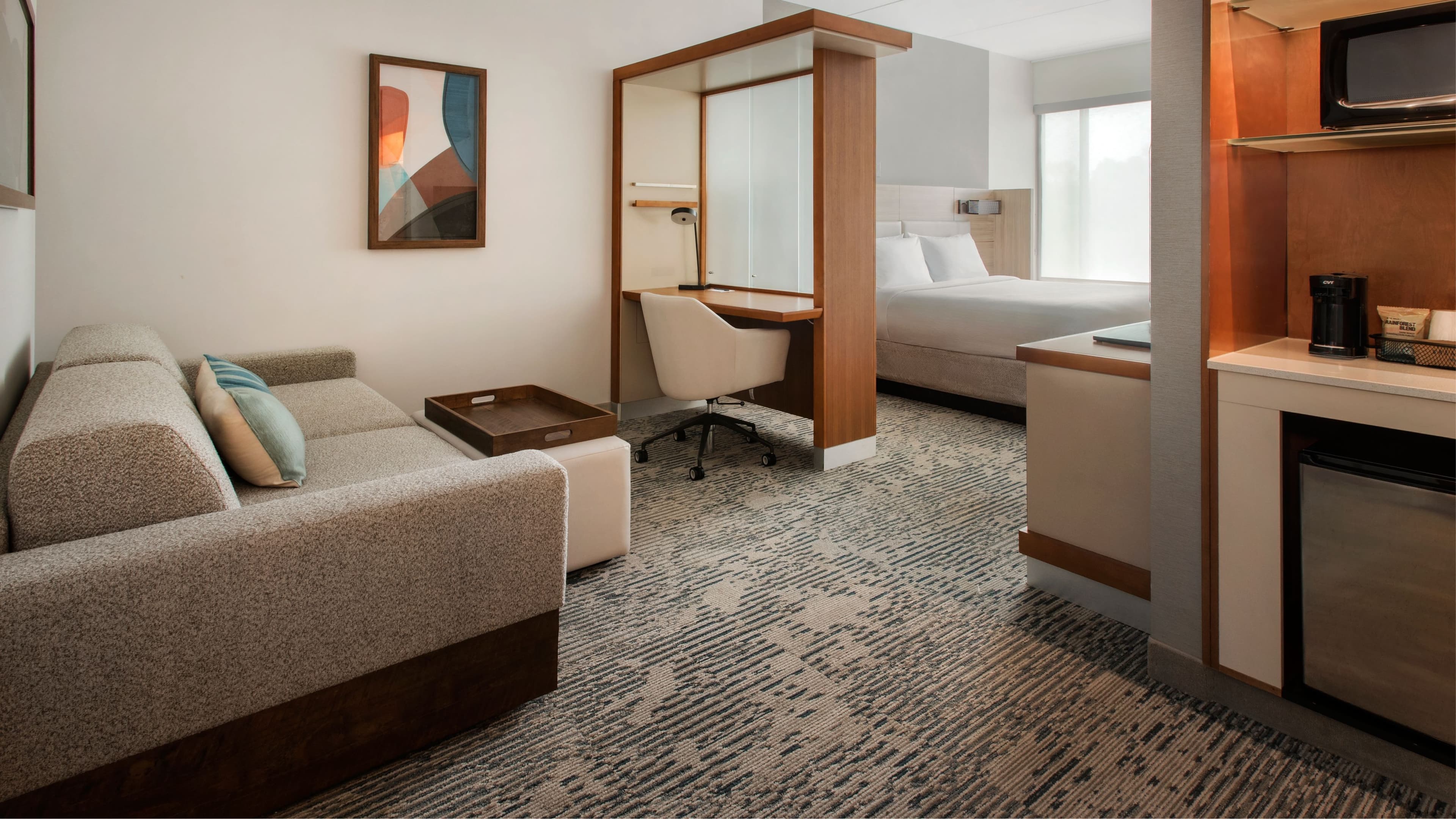 Suite - Image 1