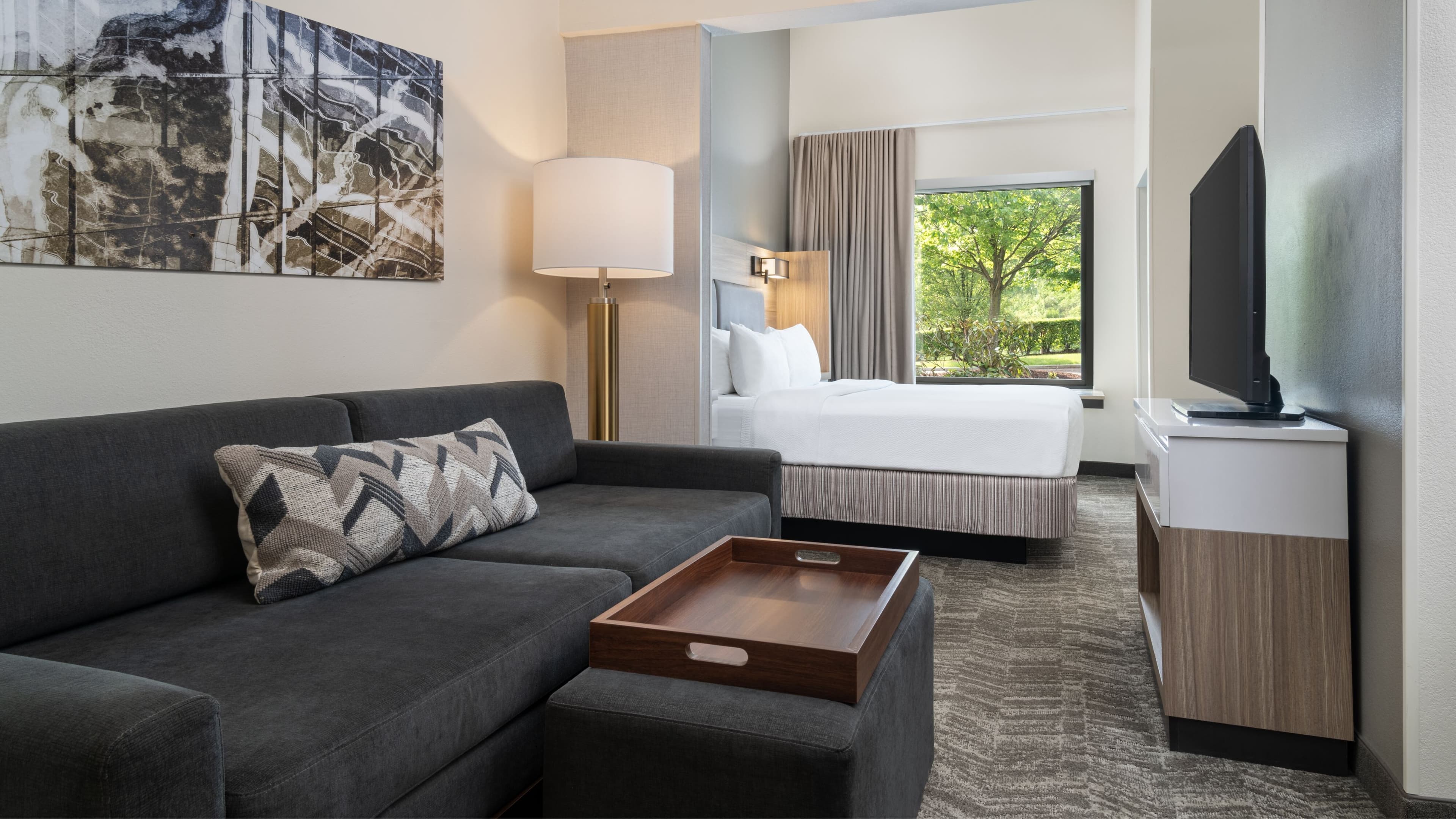 Holiday Inn Express & Suites Pittsburgh West Mifflin — 8