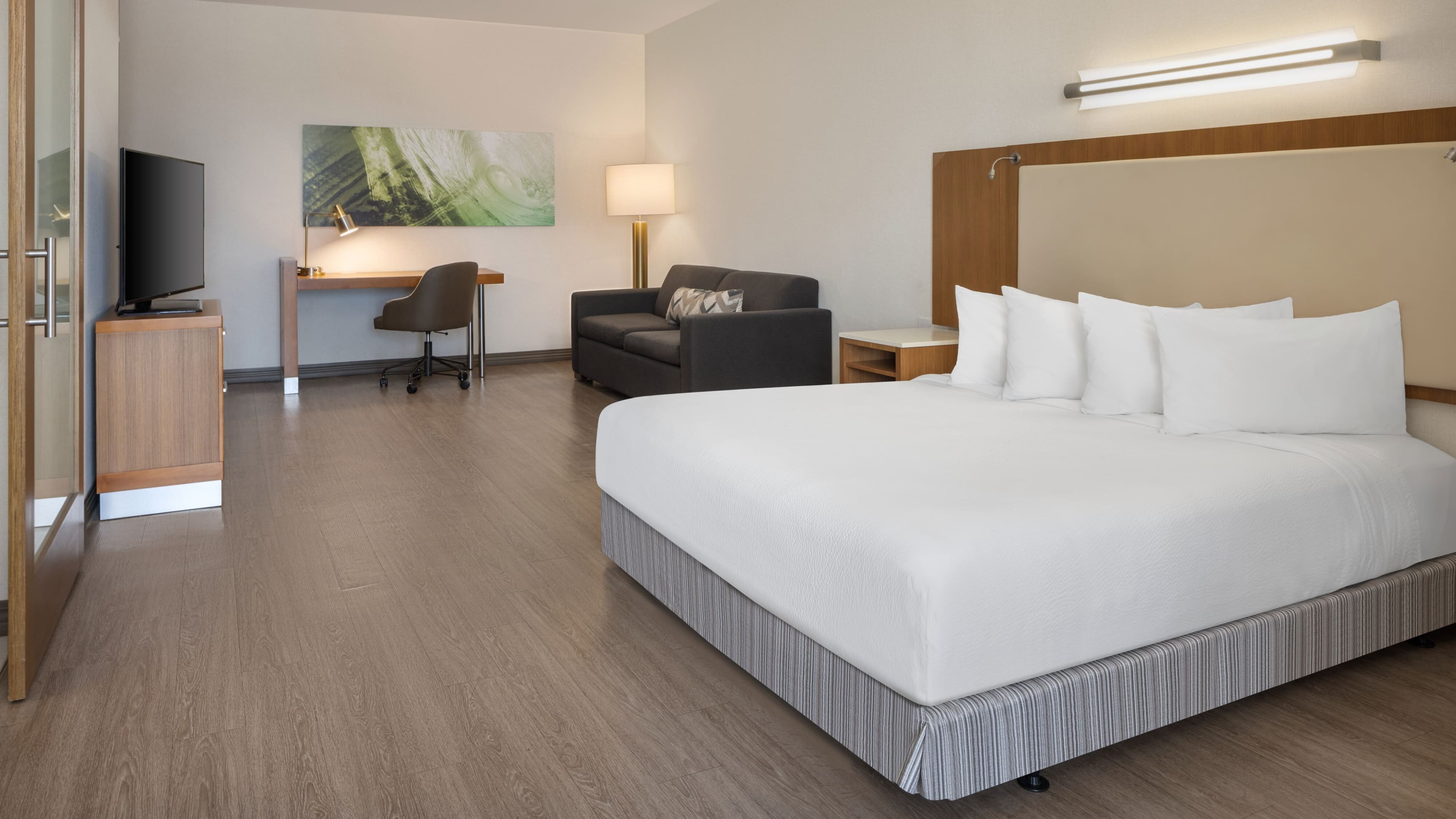 SpringHill Suites Orange Beach at The Wharf - Image 4