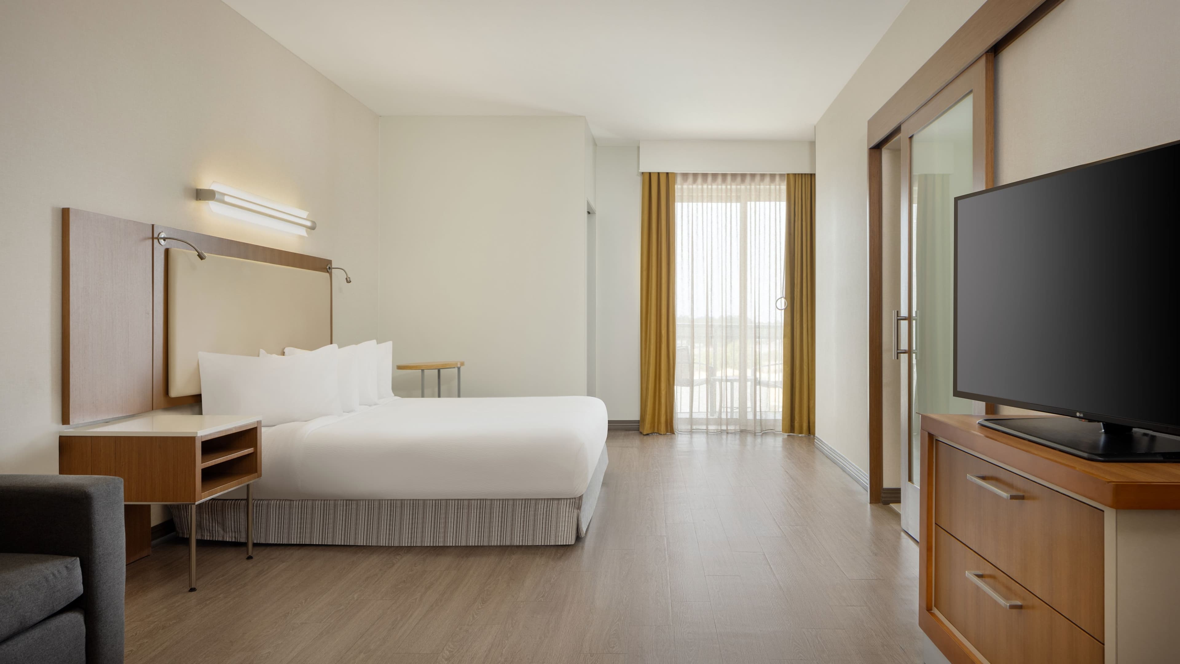 SpringHill Suites Orange Beach at The Wharf — 13