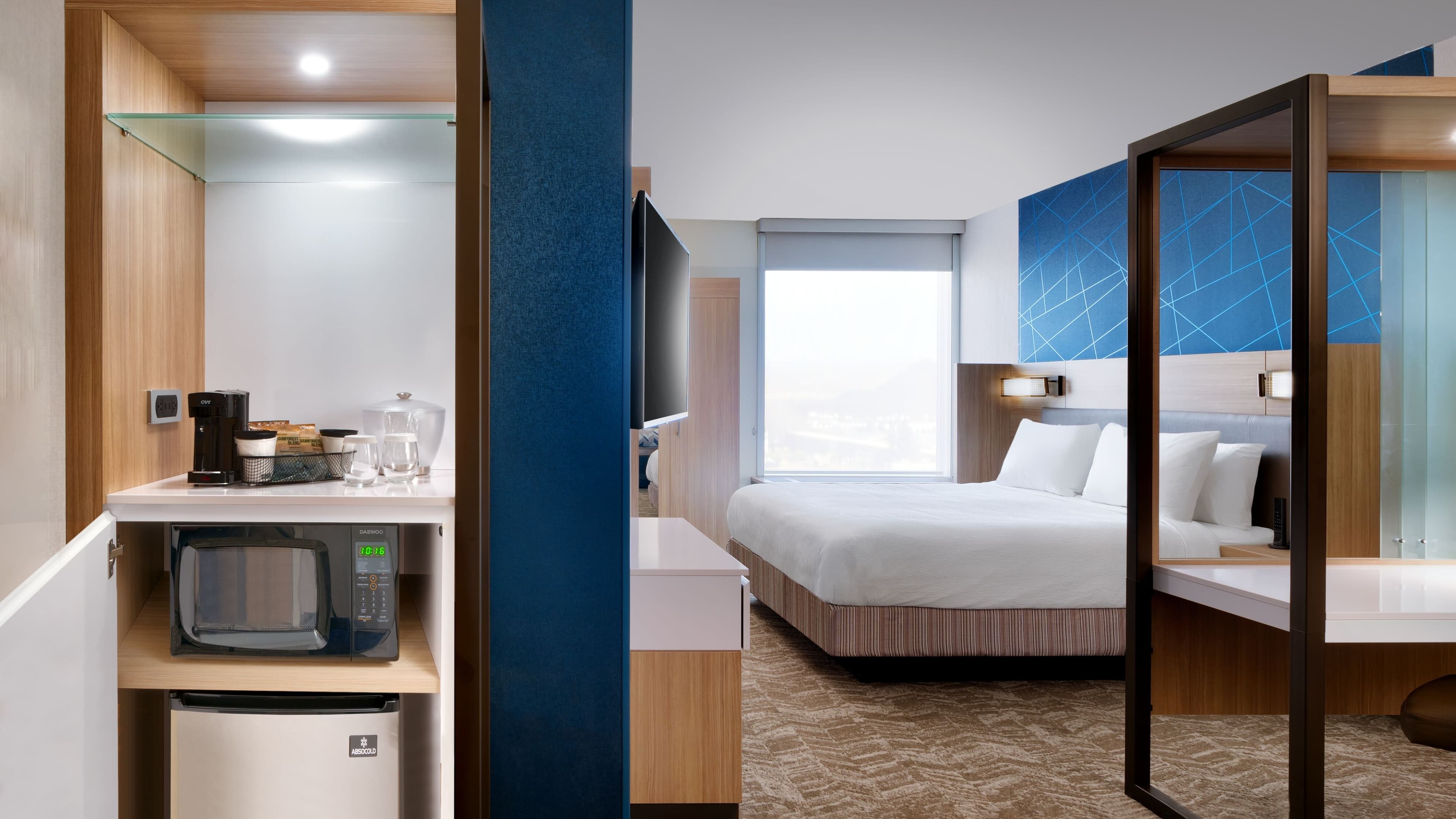 SpringHill Suites Cottonwood - Image 4