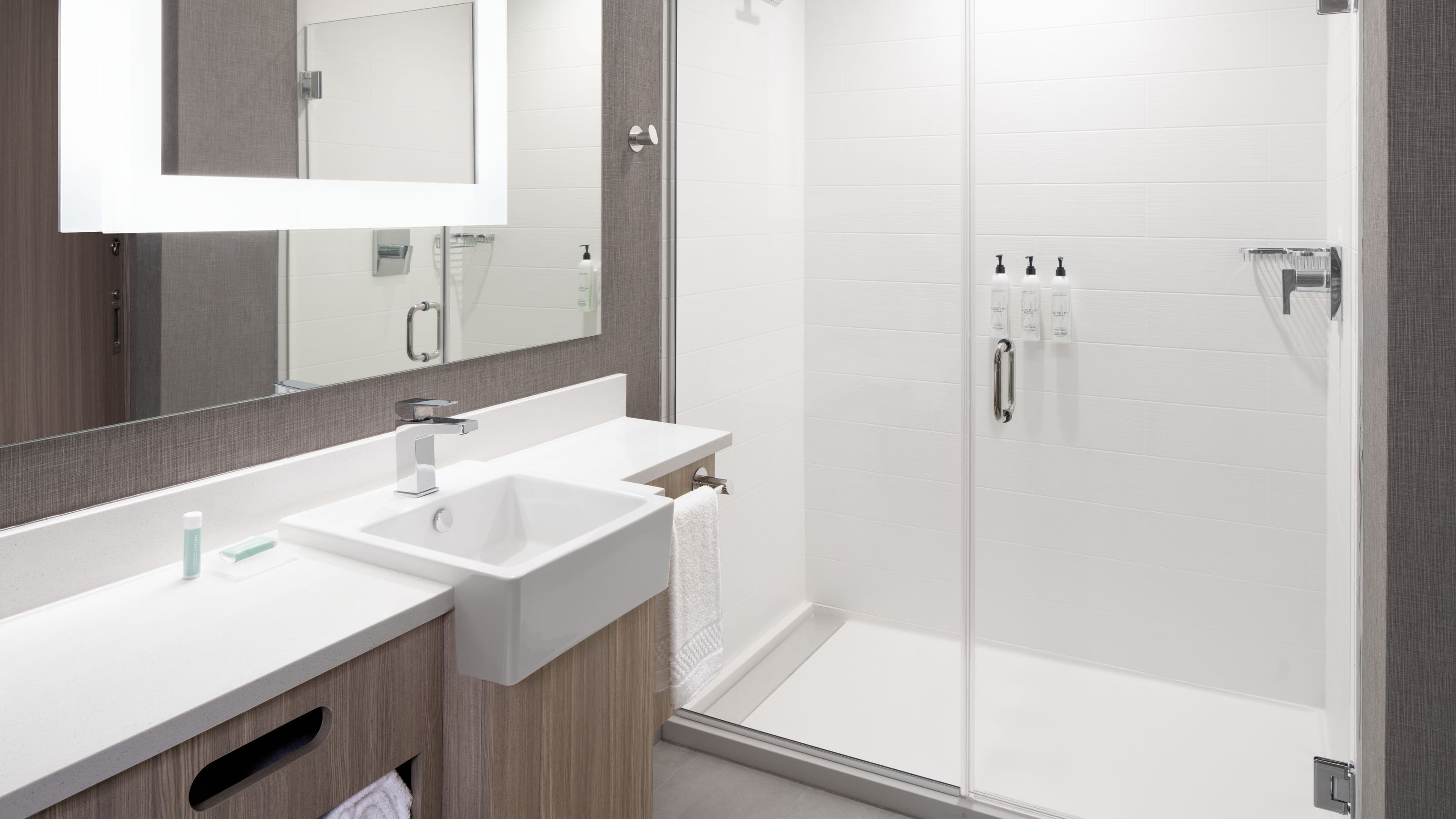 Holiday Inn Express & Suites Raleigh SW NC State — 27