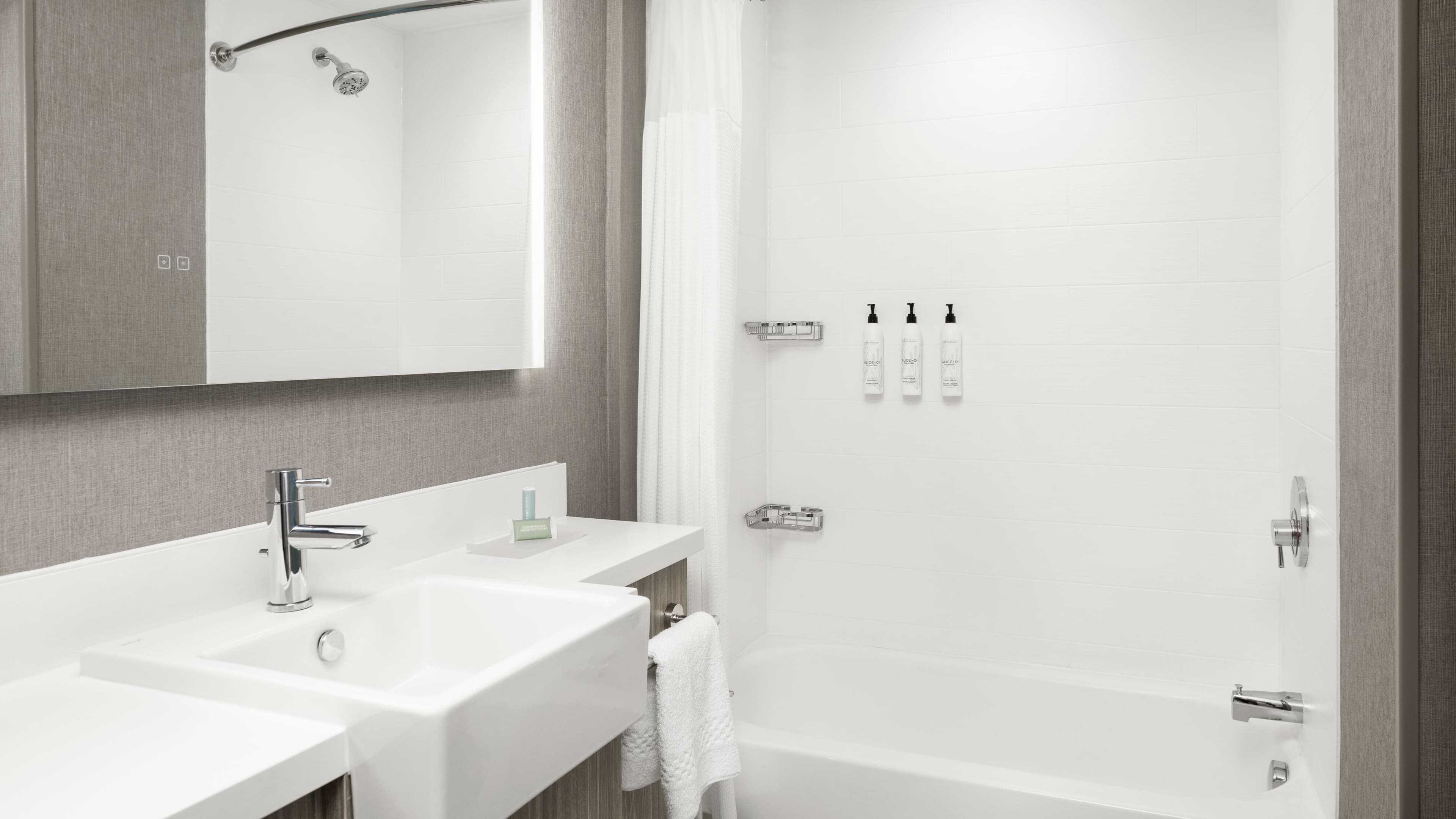 Suite - Image 15