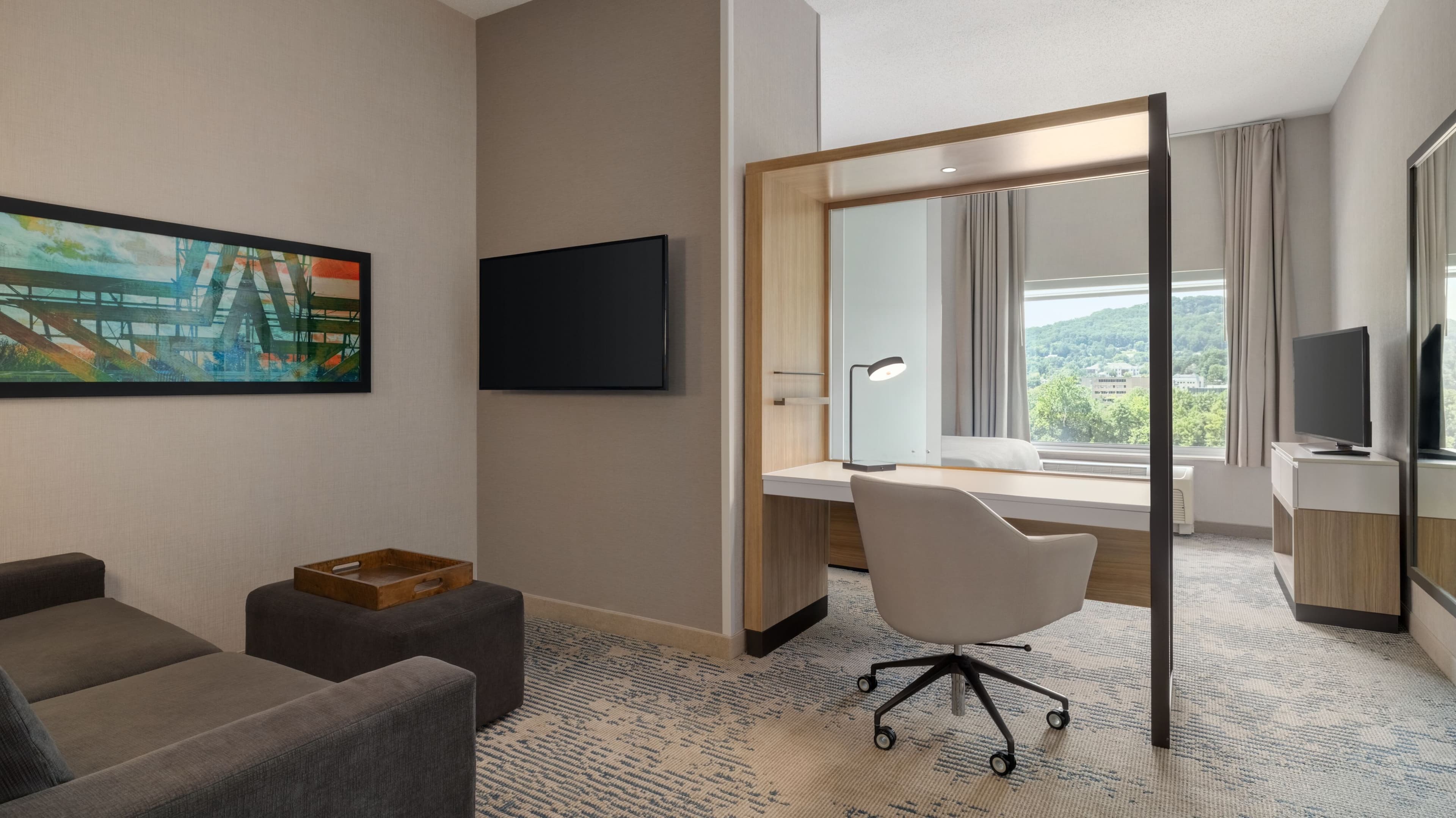 Suite - Image 1