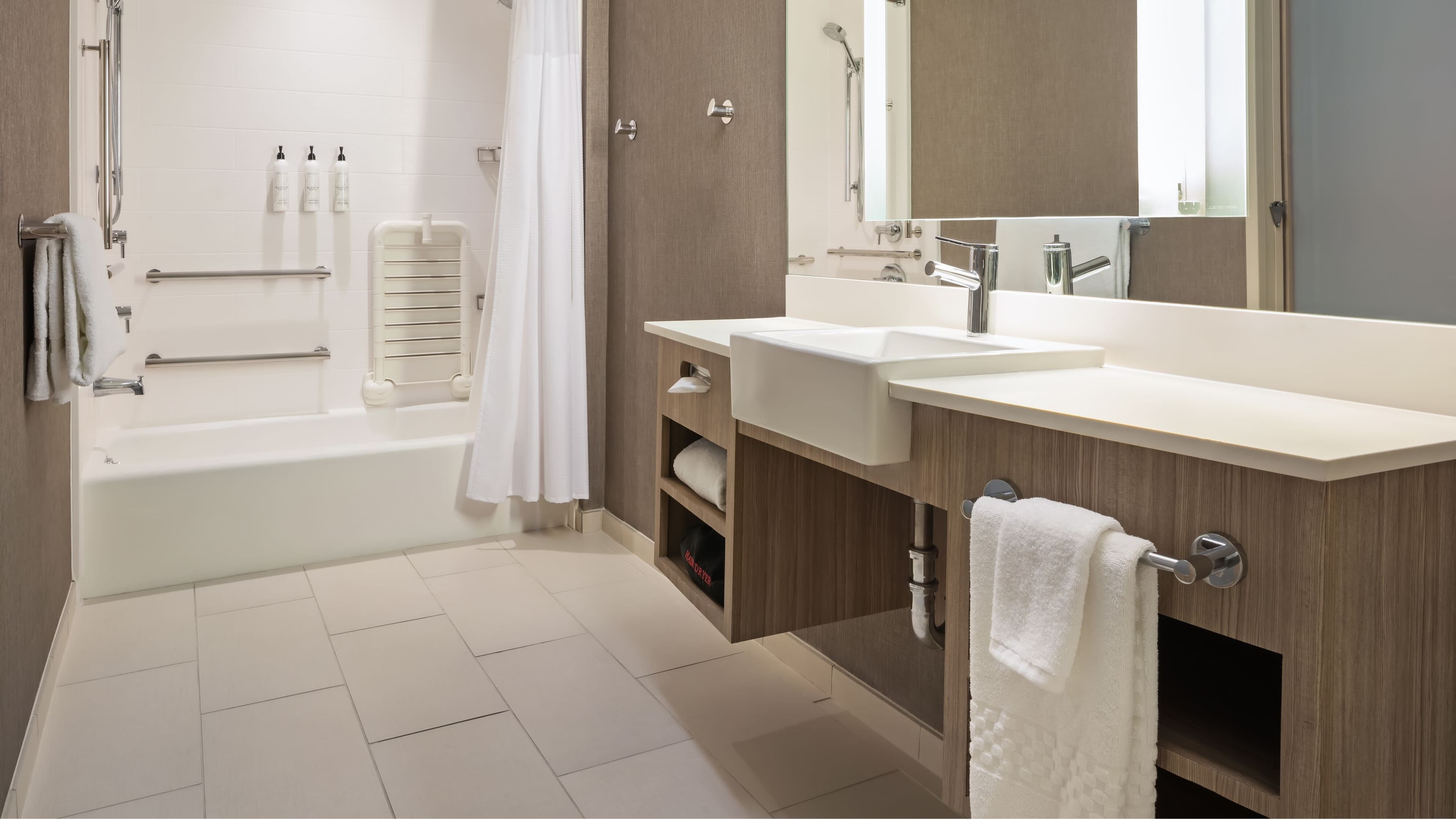 Suite - Image 6