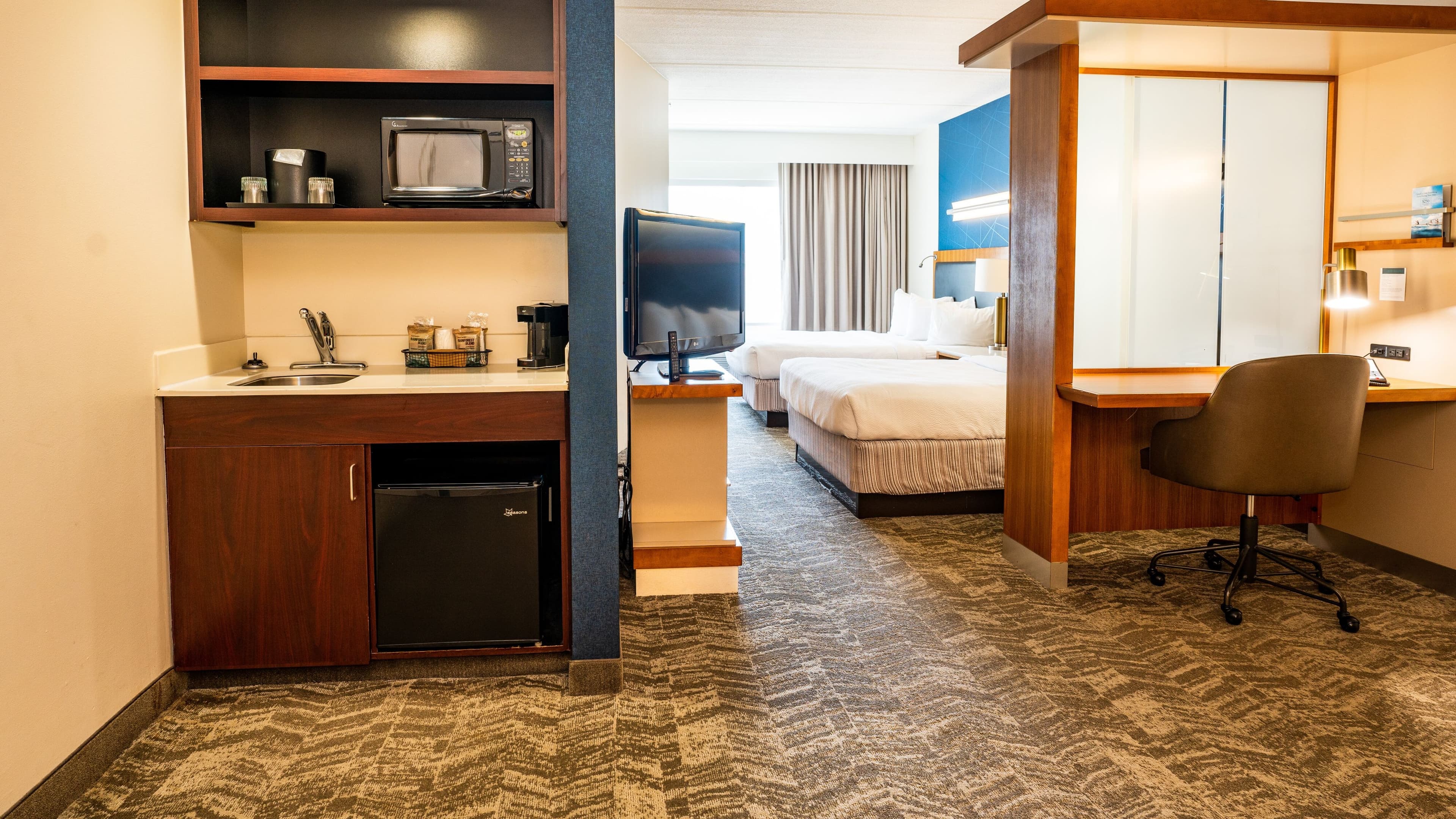 Double Queen Suite - Image 1