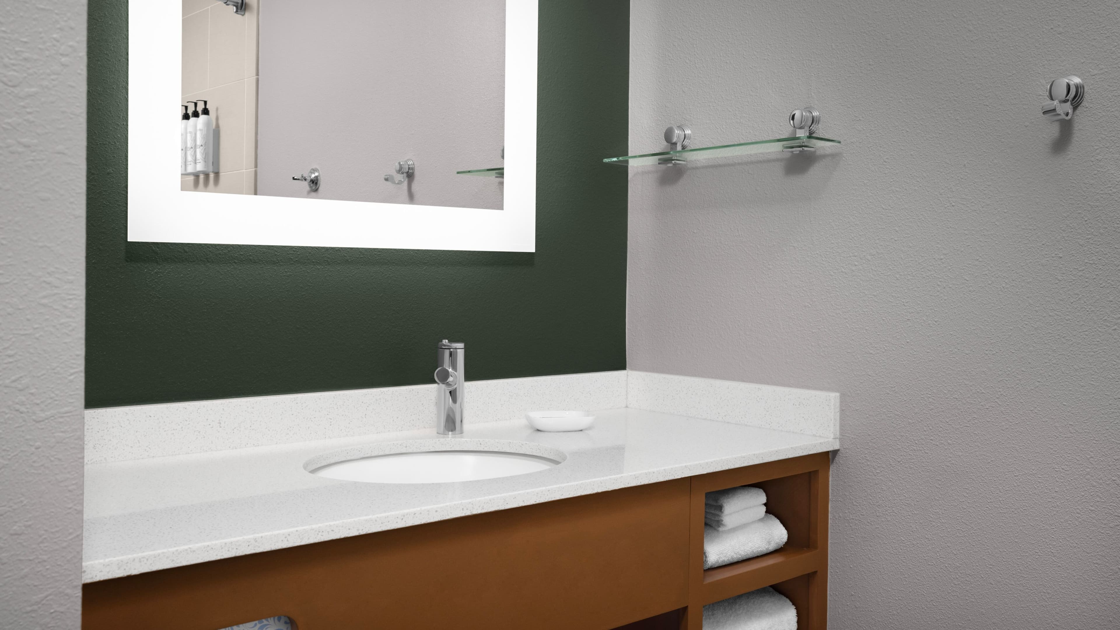 King Studio Suite - Image 8