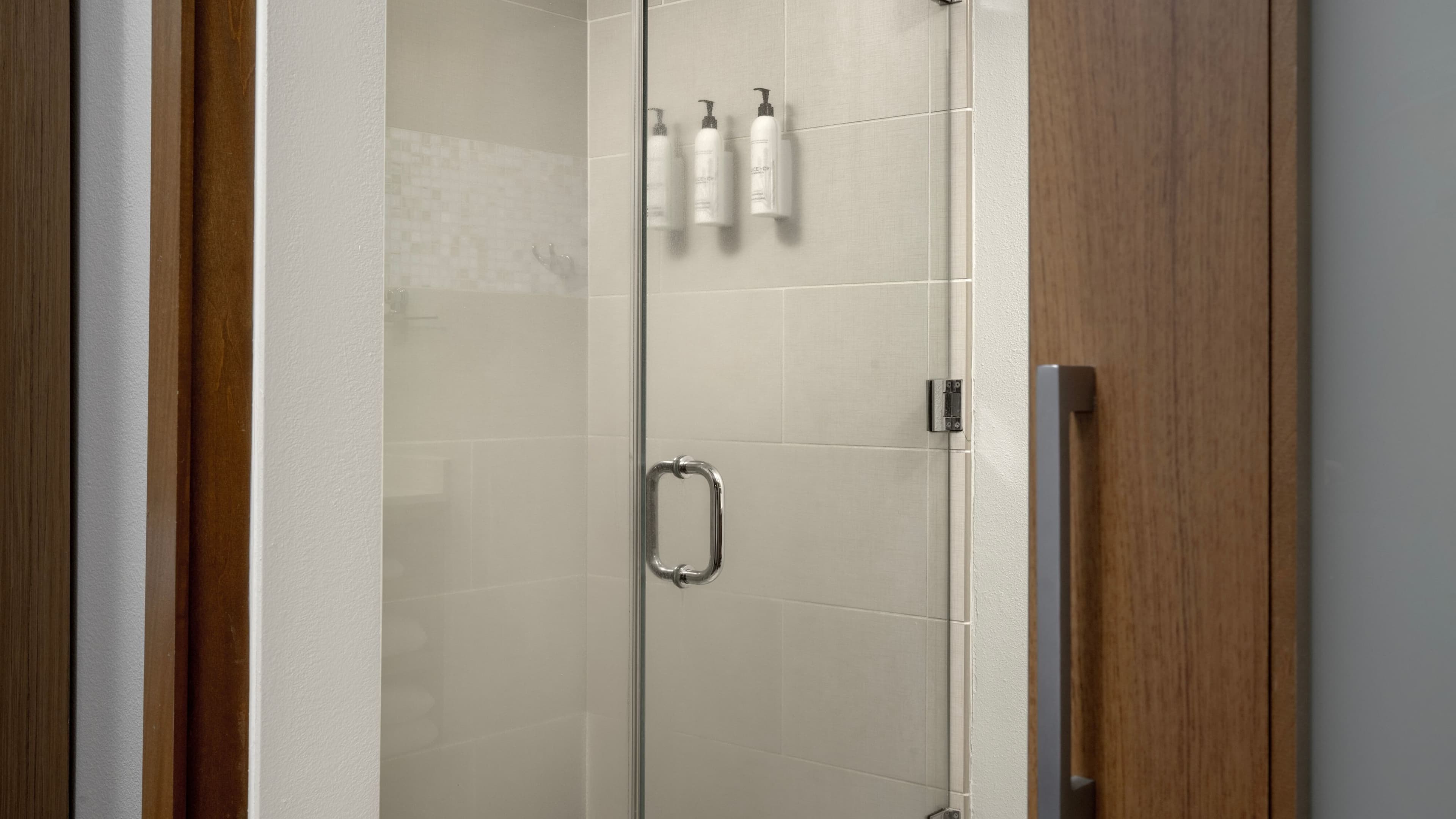 King Studio Suite - Image 11