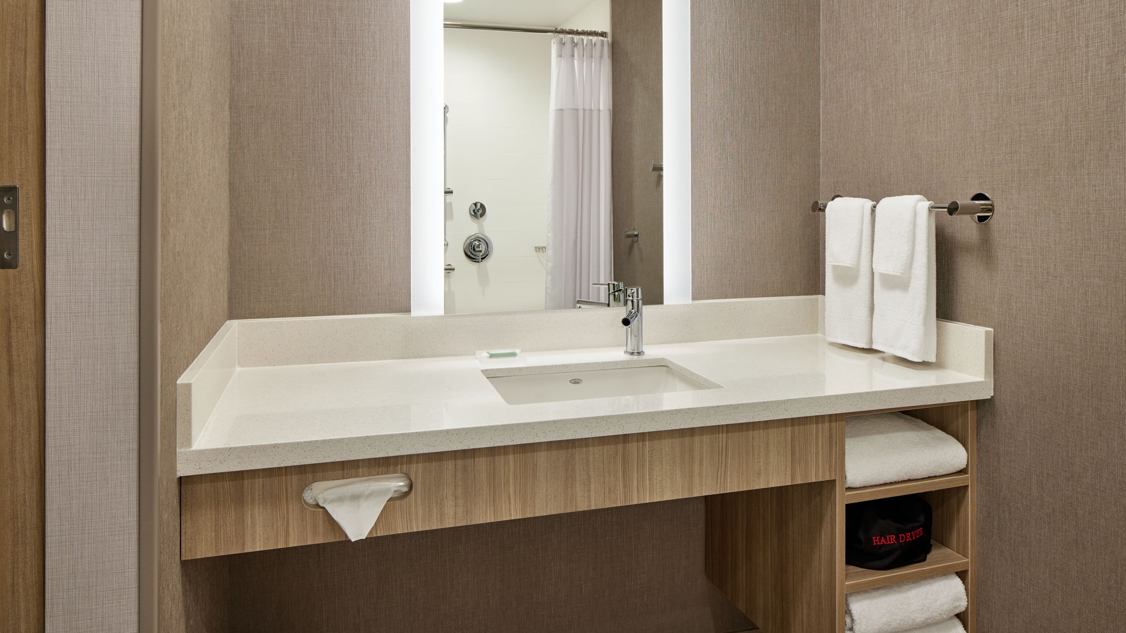 Suite - Image 2