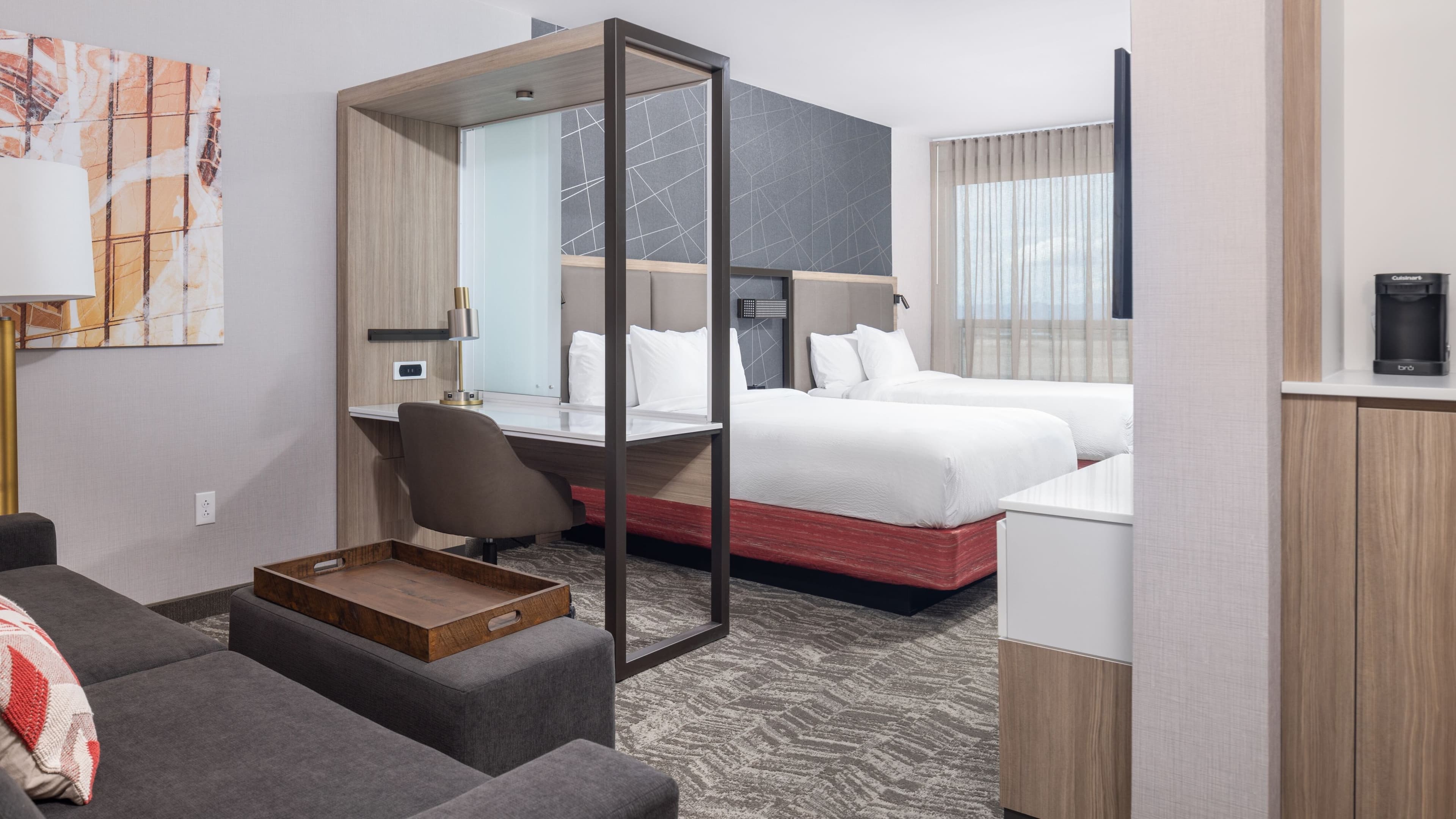 Two Queens Suite - Image 1