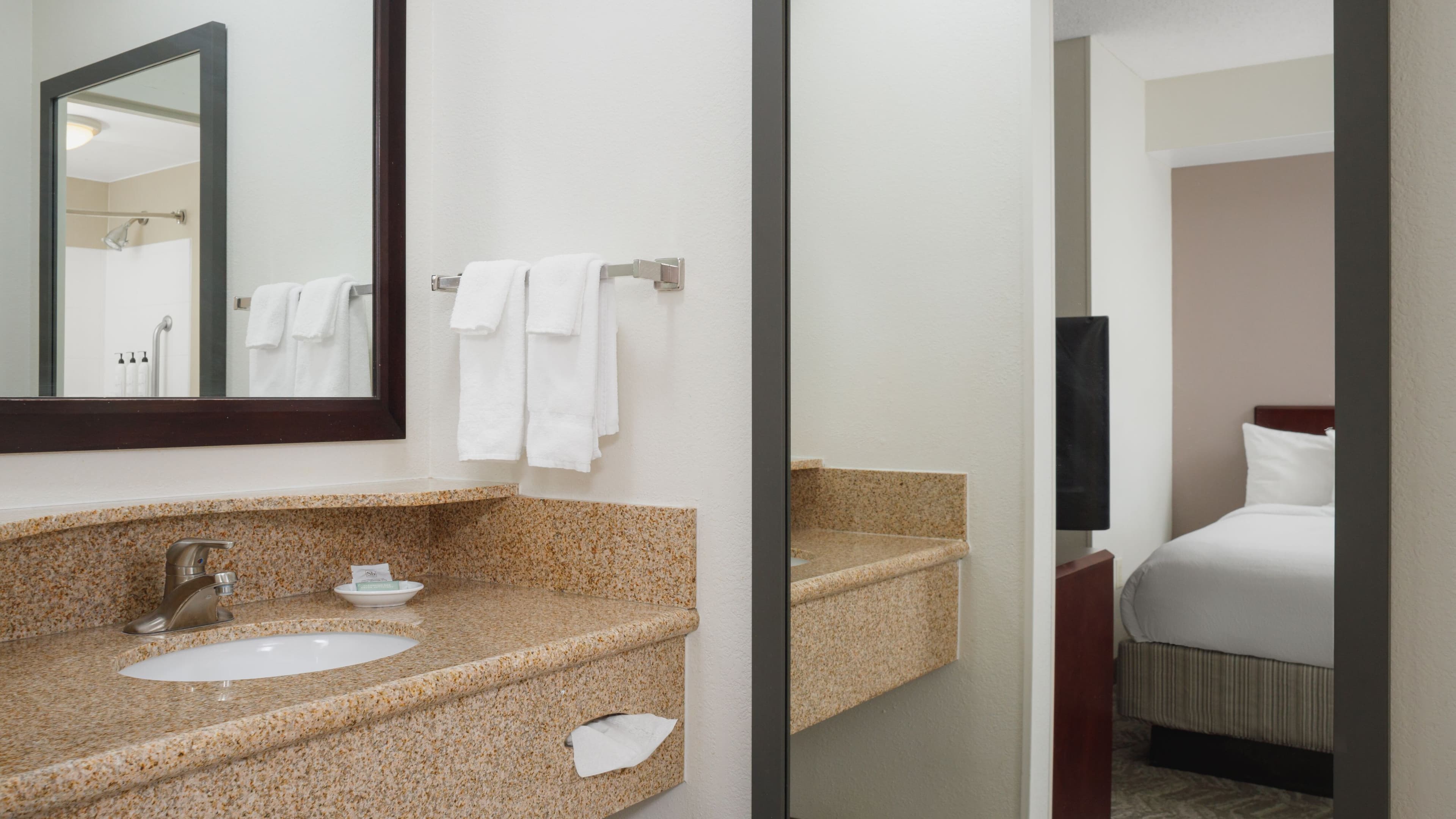 Suite - Image 7