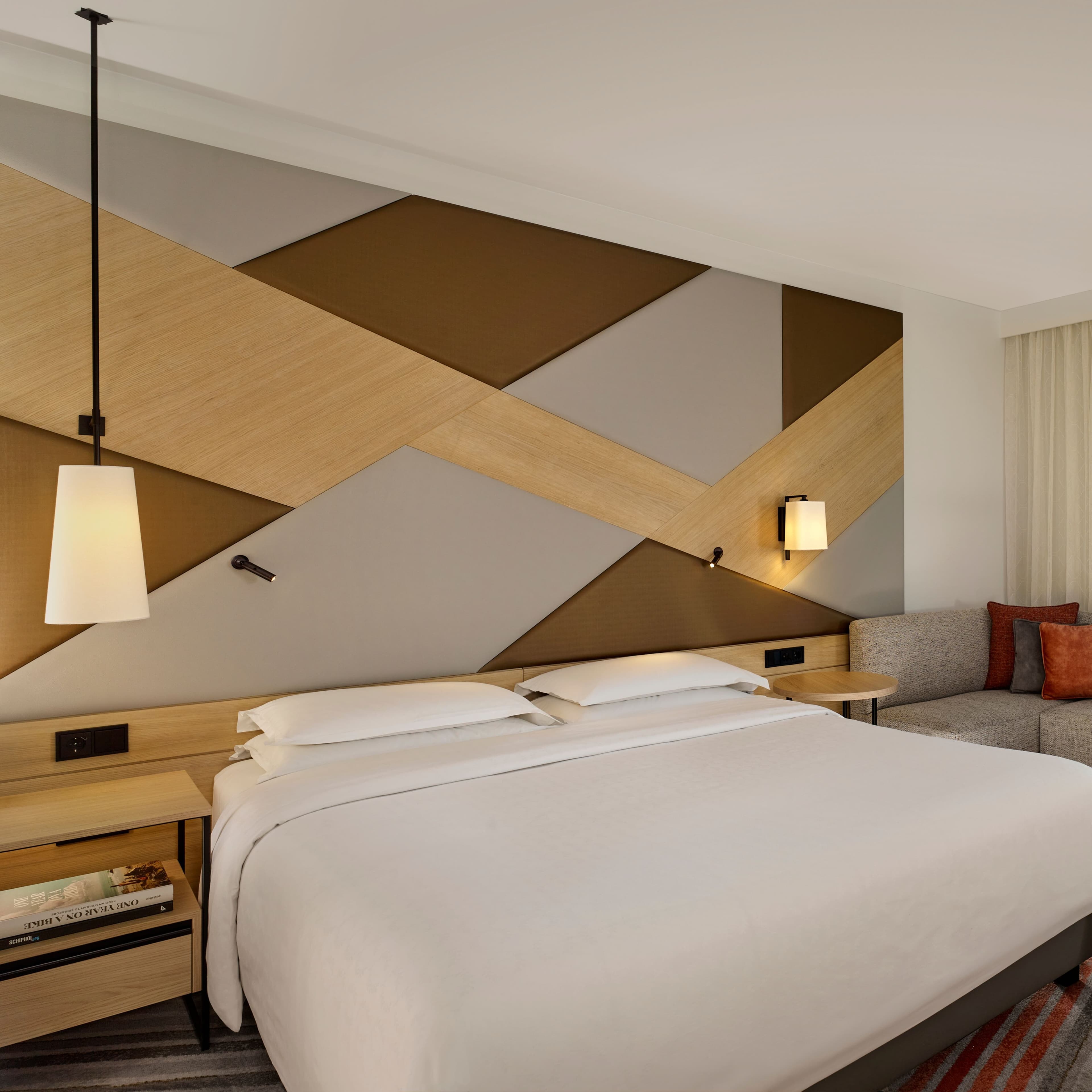 Sheraton Amsterdam Airport Hotel and Conference Center - Image 1