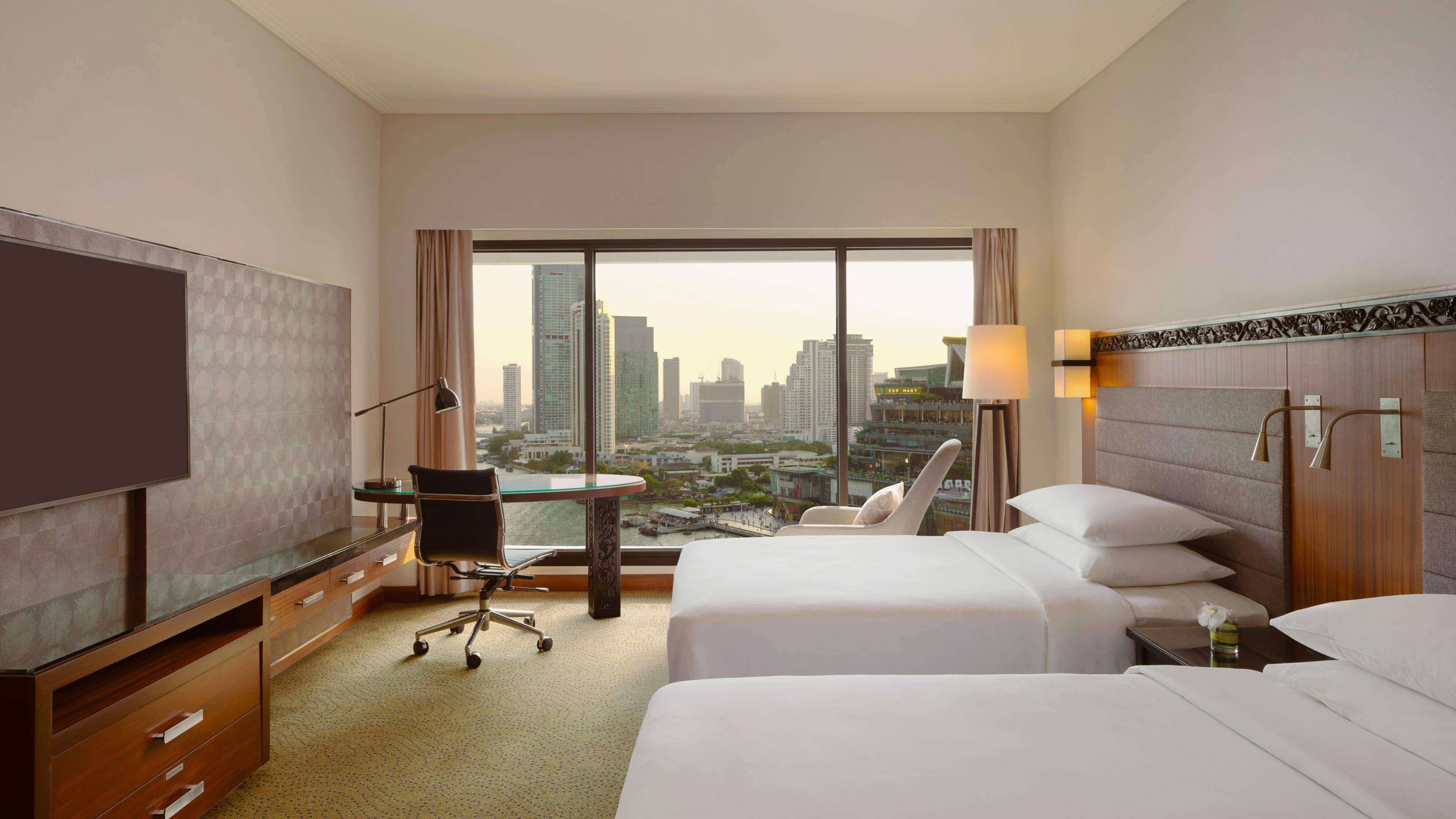 Royal Orchid Sheraton Riverside Hotel Bangkok — 18