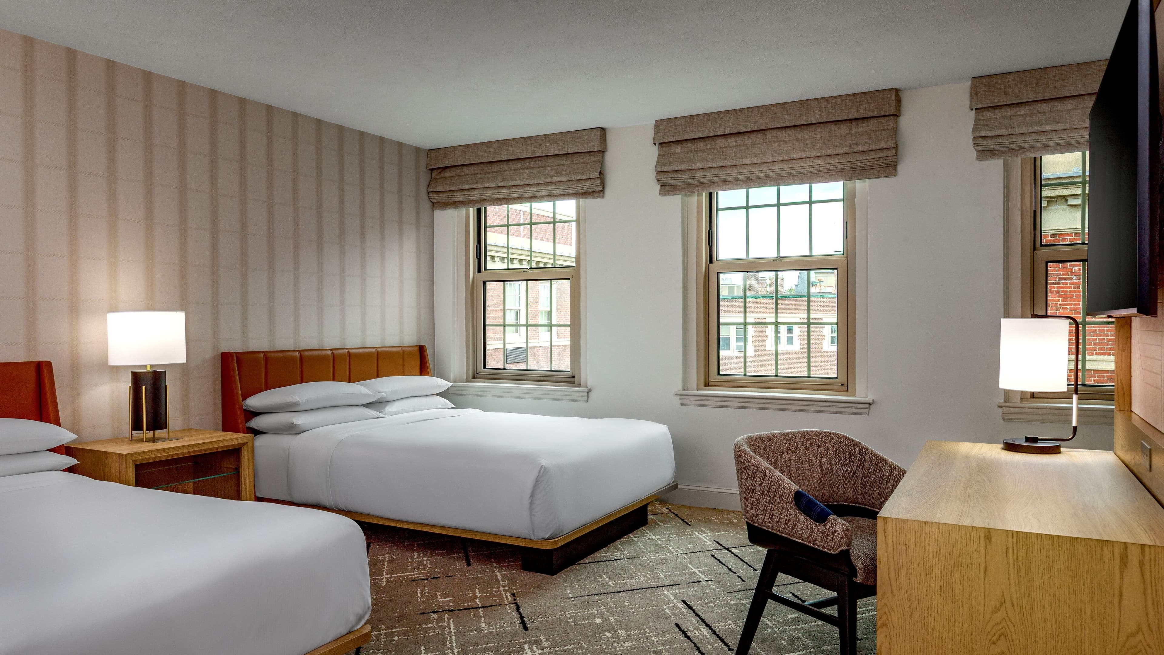 Sheraton Commander Hotel - Image 2