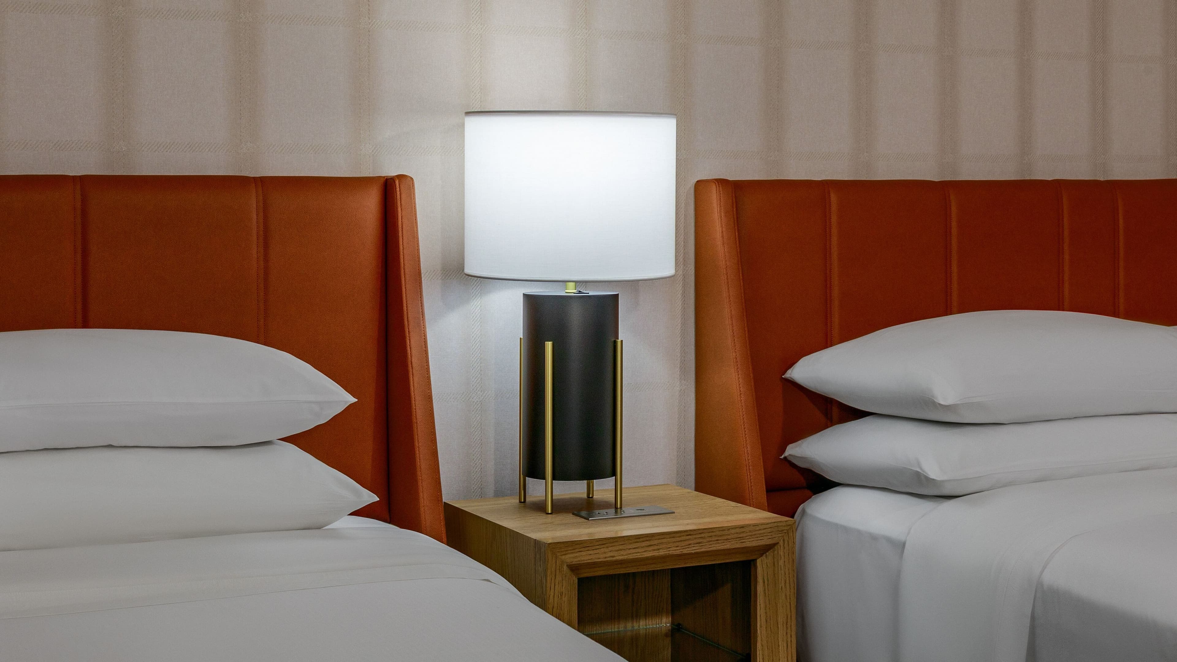 Sheraton Commander Hotel - Image 4