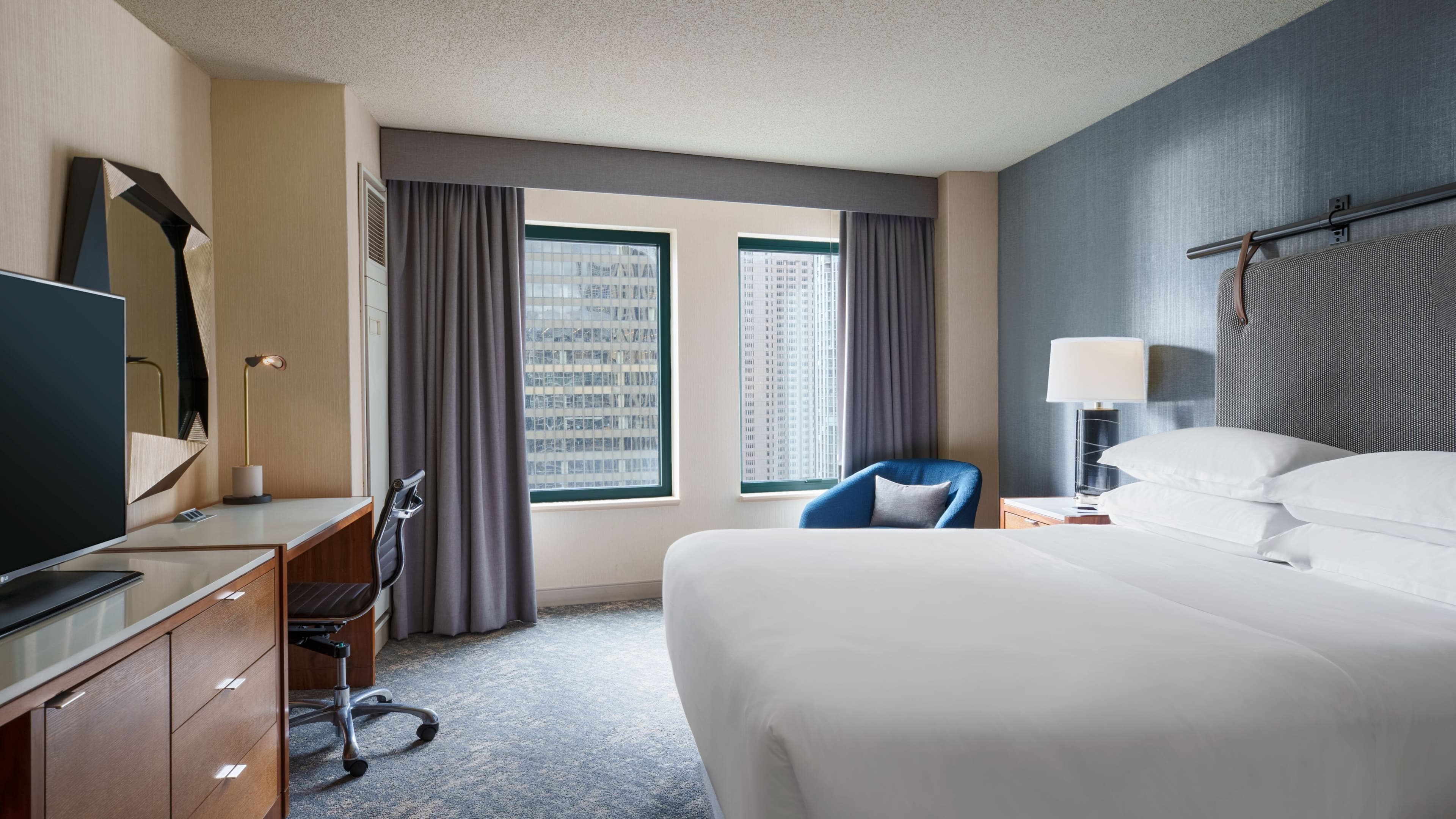 Sheraton Grand Chicago Riverwalk — 17