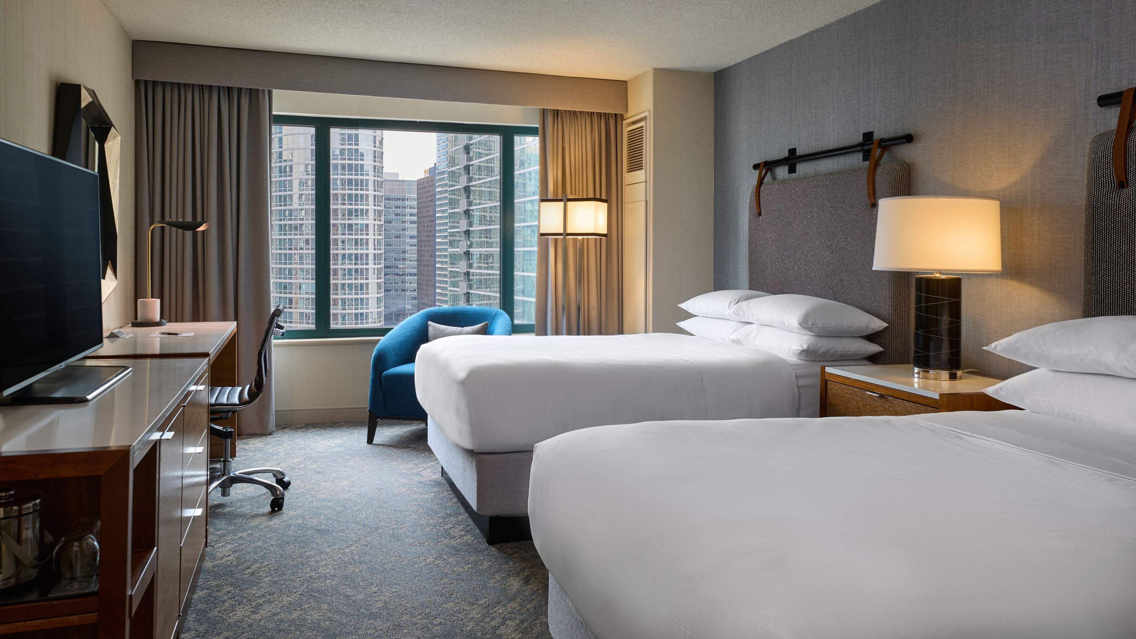 Sheraton Grand Chicago Riverwalk - Image 5
