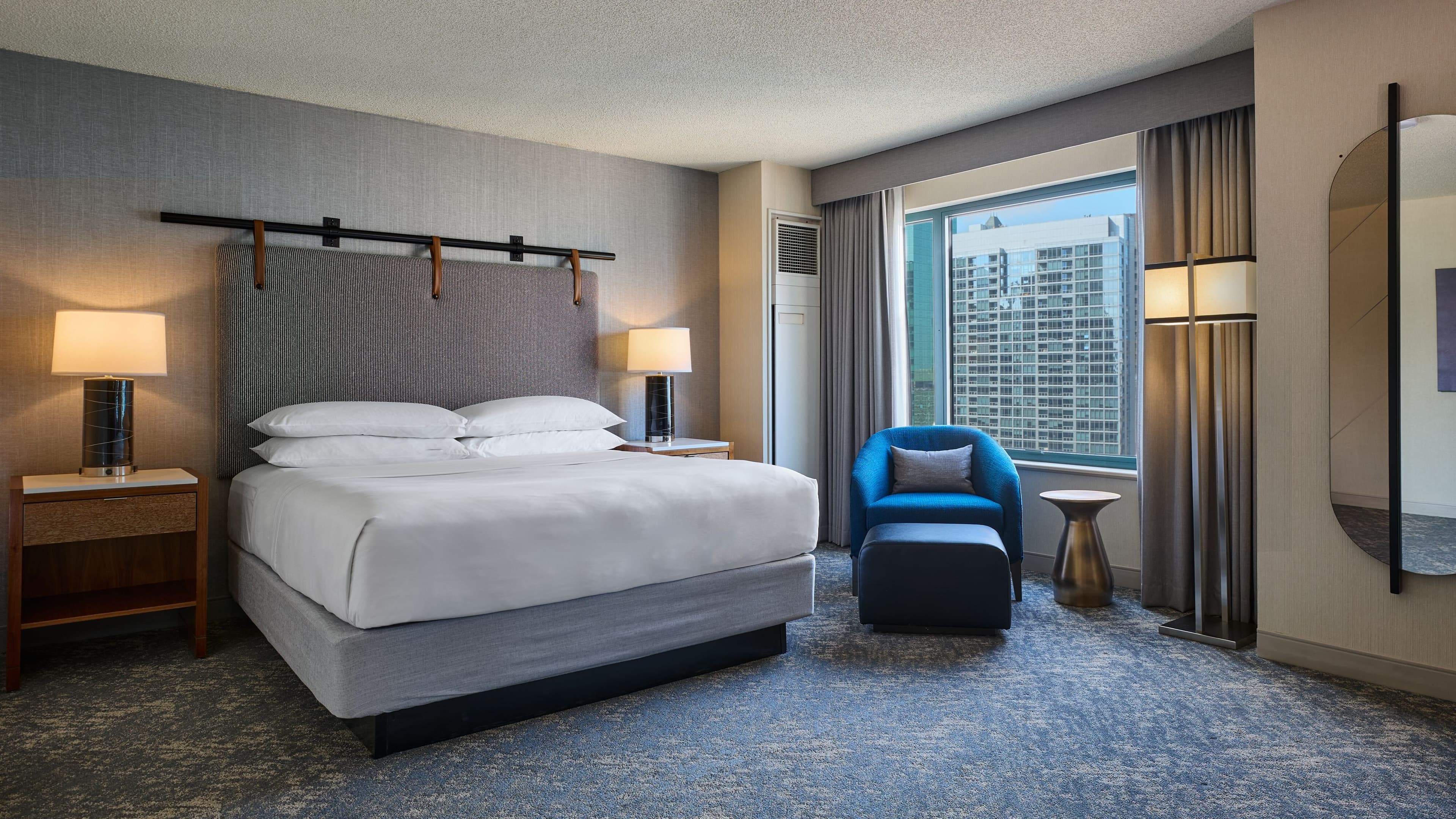 Sheraton Grand Chicago Riverwalk — 15