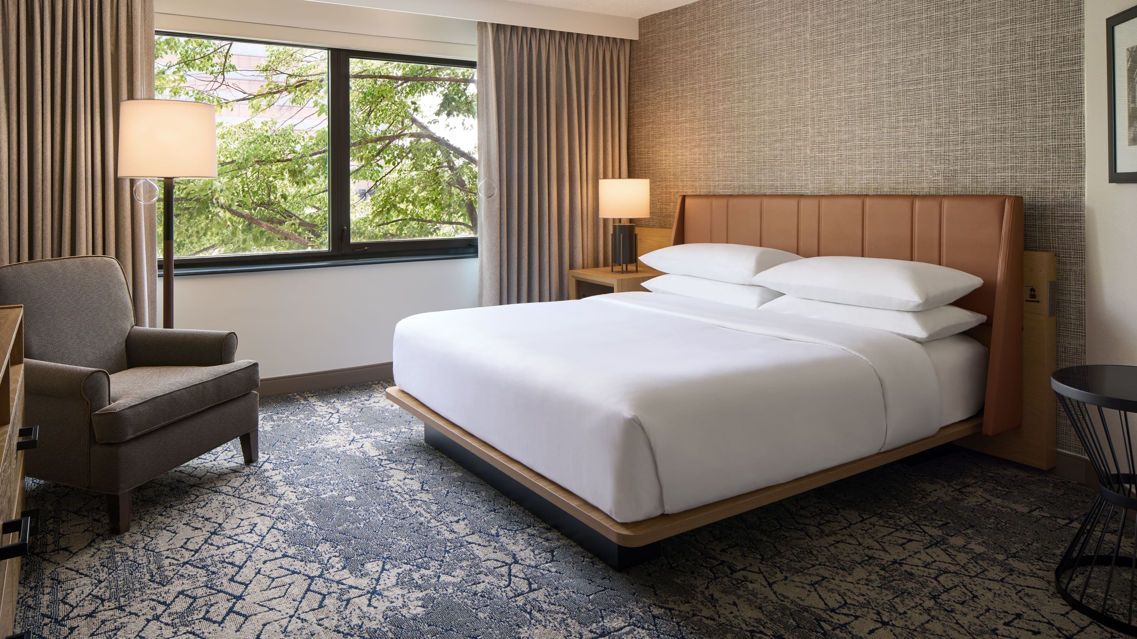 Sheraton Suites Chicago O'Hare — 14