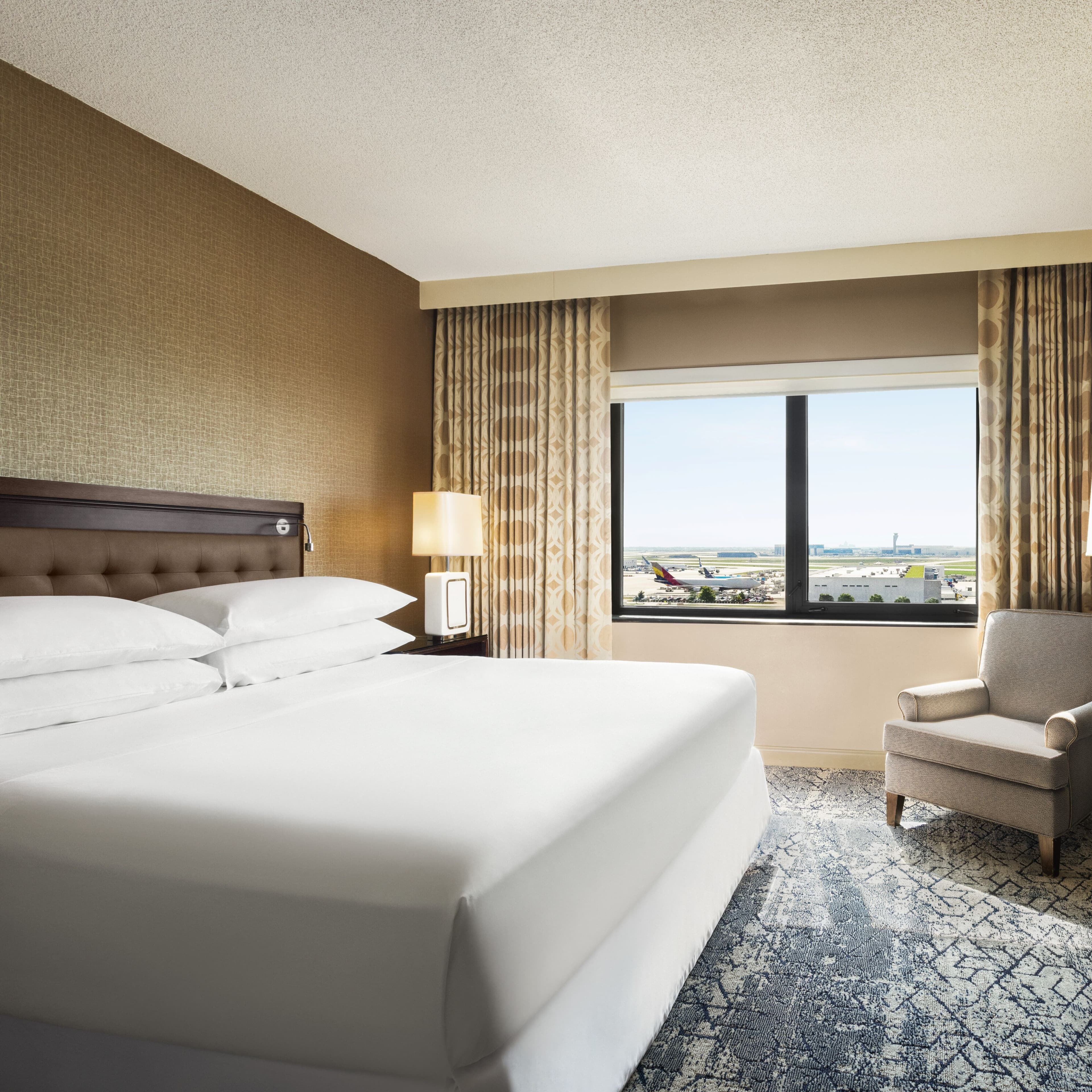 Sheraton Suites Chicago O'Hare - Image 1