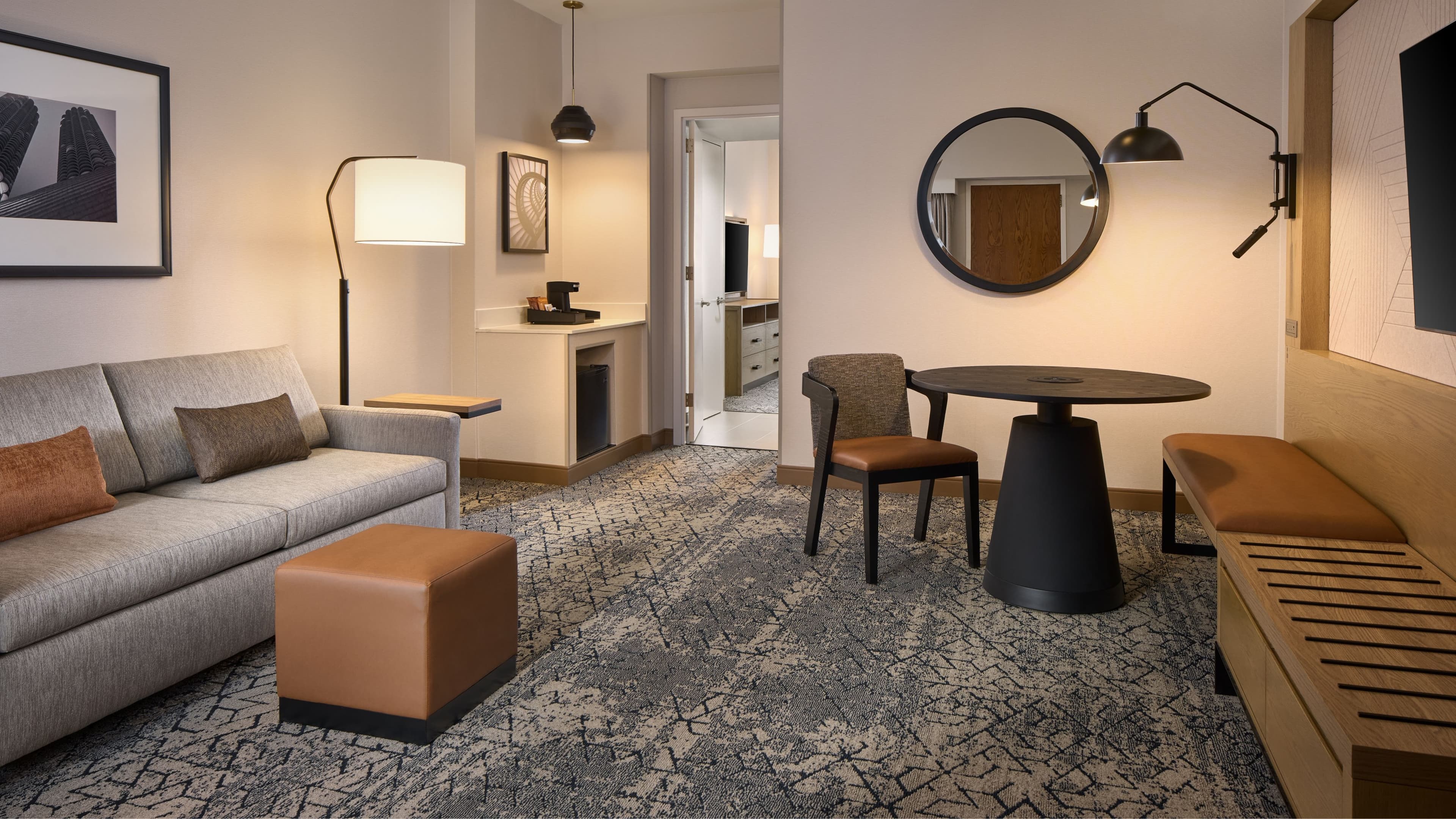 Sheraton Suites Chicago O'Hare - Image 5