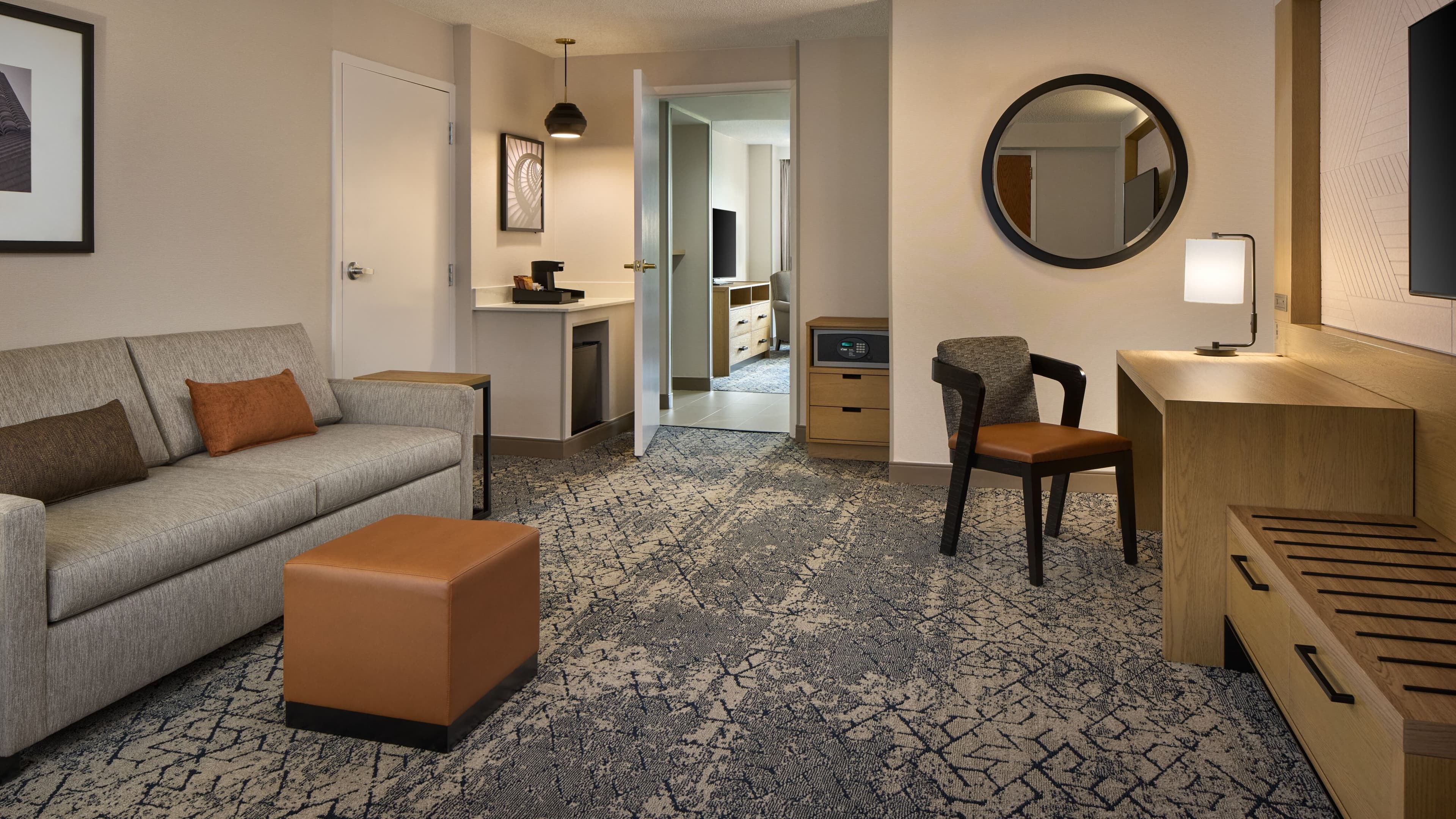 Sheraton Suites Chicago O'Hare - Image 4