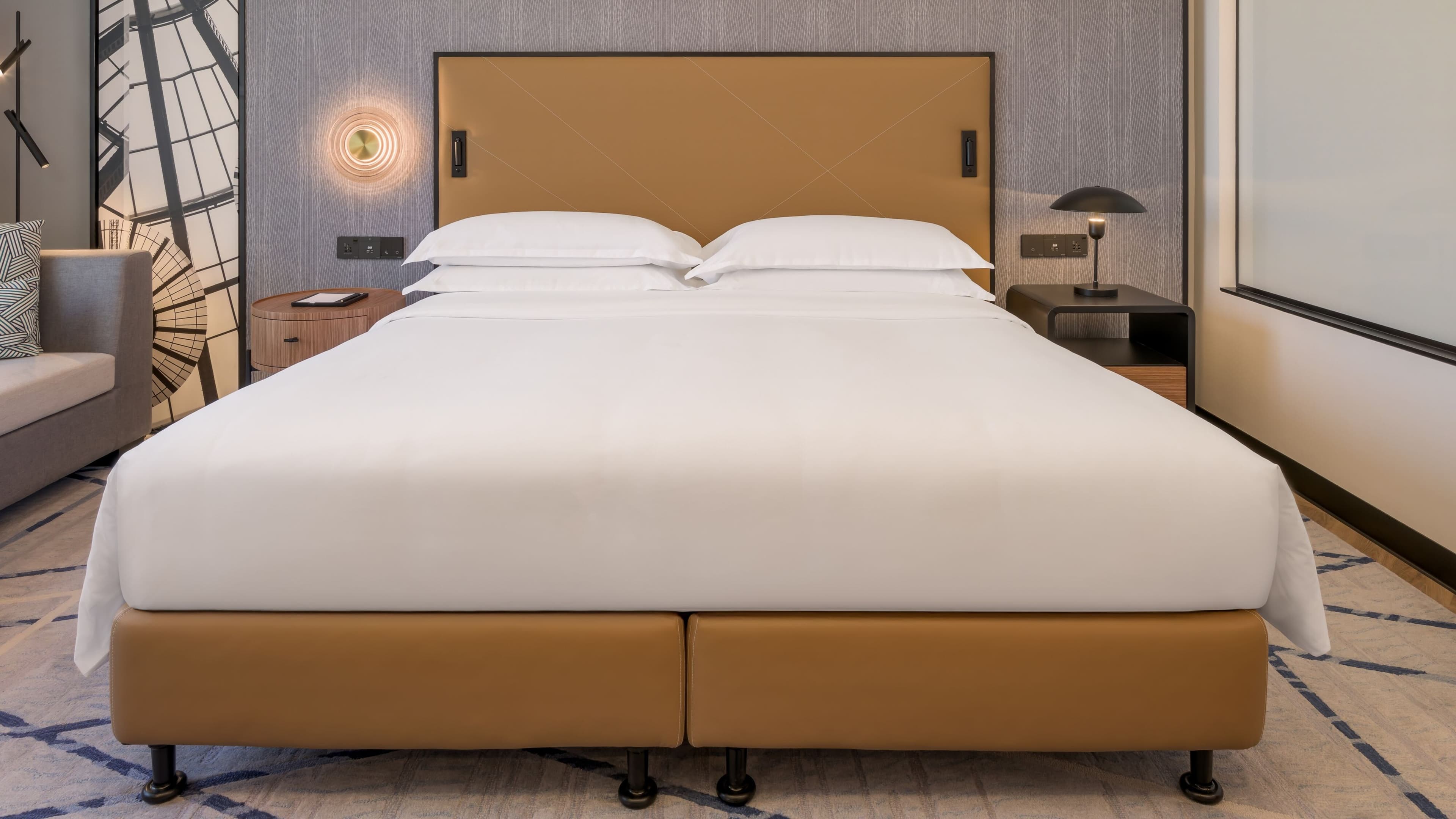 Sheraton Mall of the Emirates Hotel, Dubai — 12