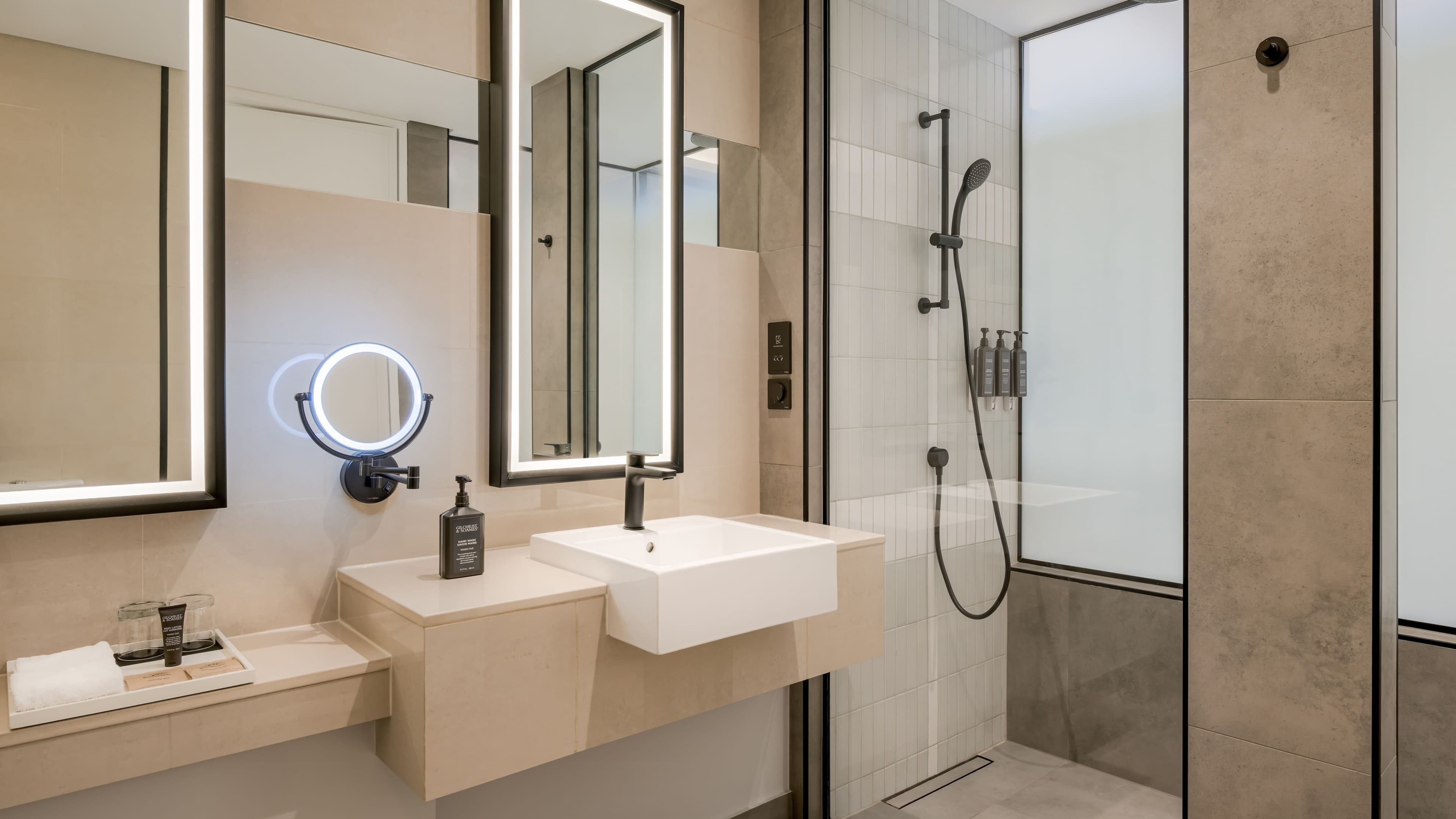 Superior Room - Image 2