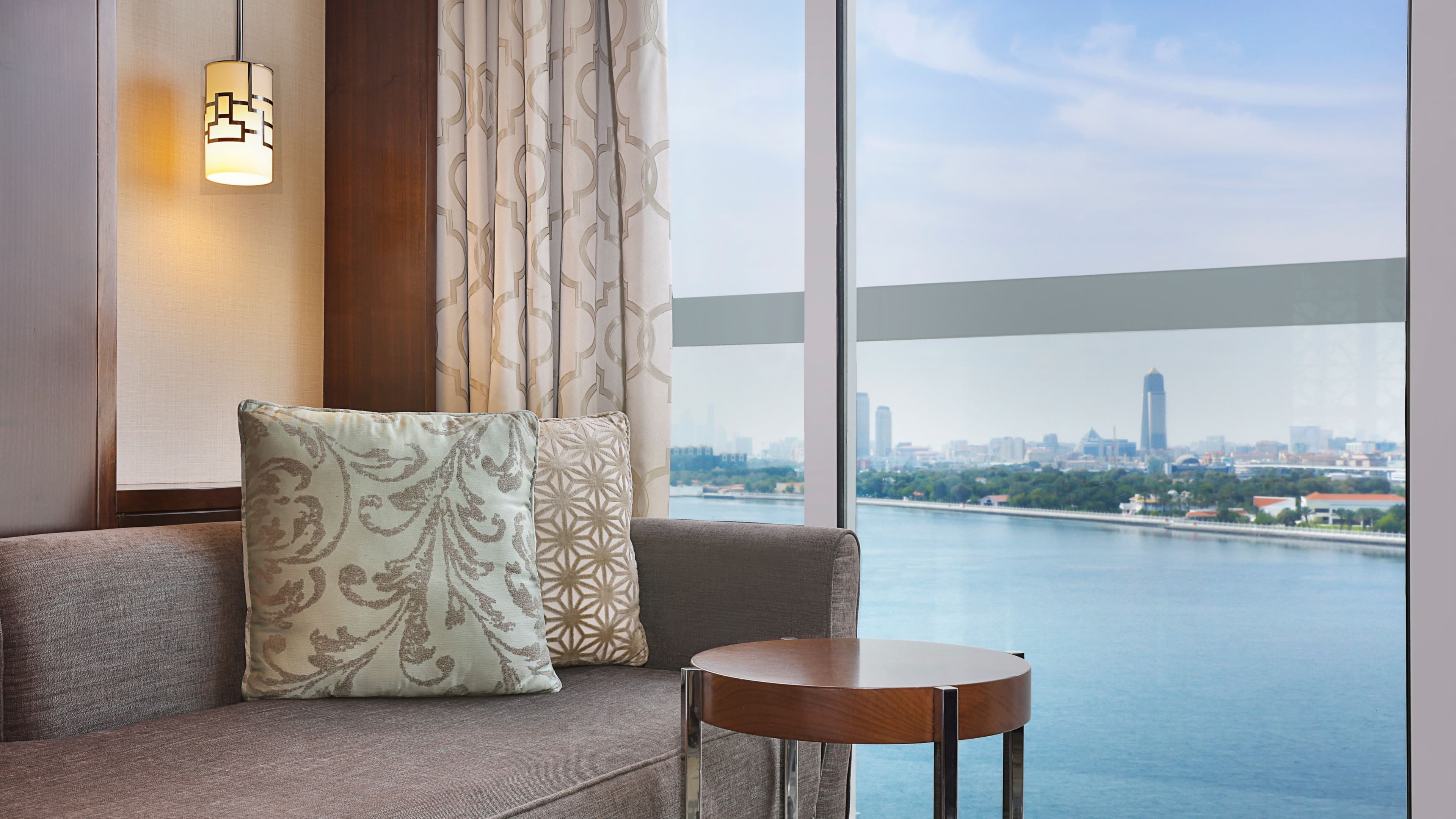 Sheraton Dubai Creek Hotel & Towers — 10