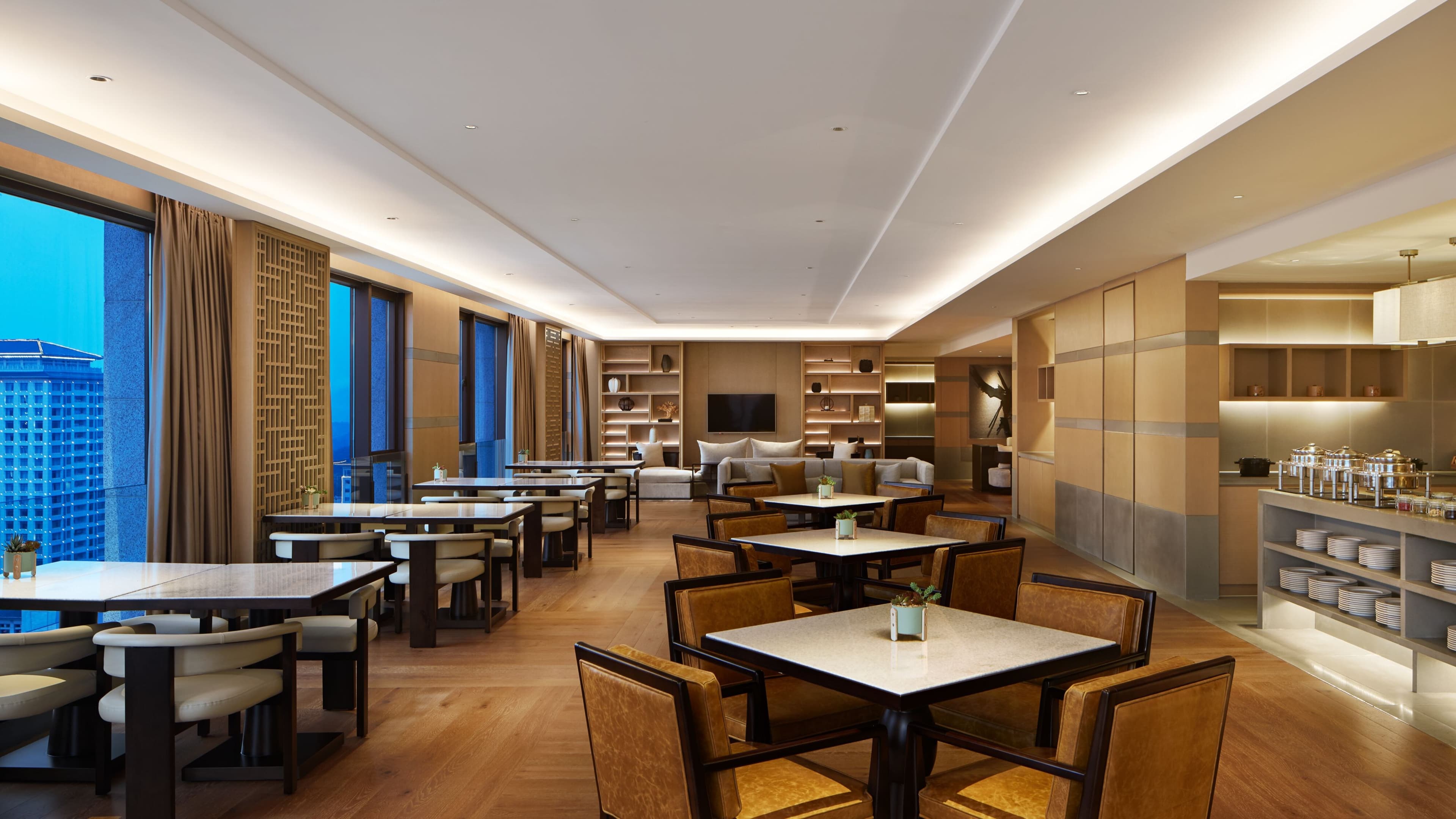 Sheraton Yunfu Xinxing Hotel - Image 4