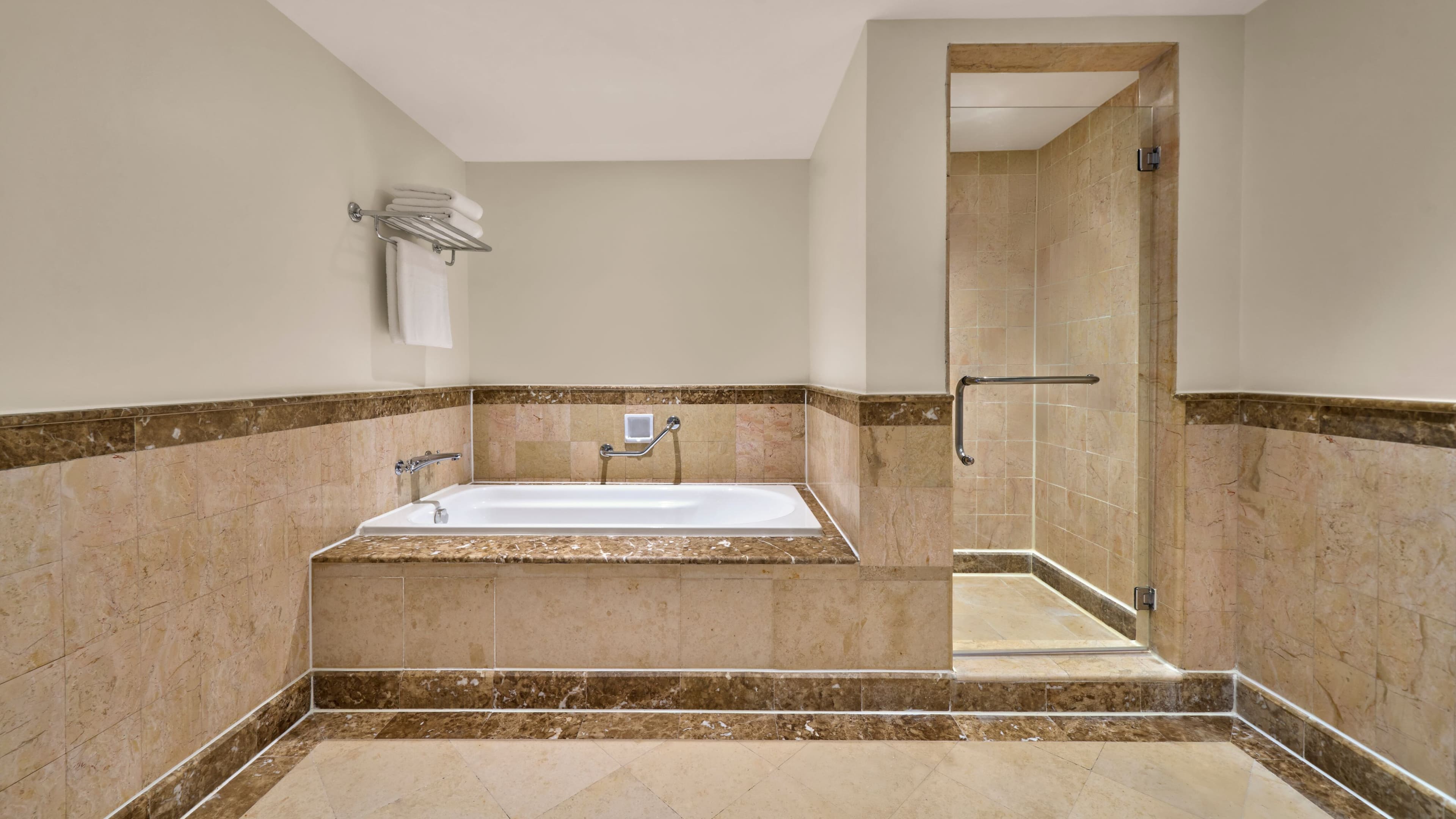 Sheraton Hanoi Hotel — 38