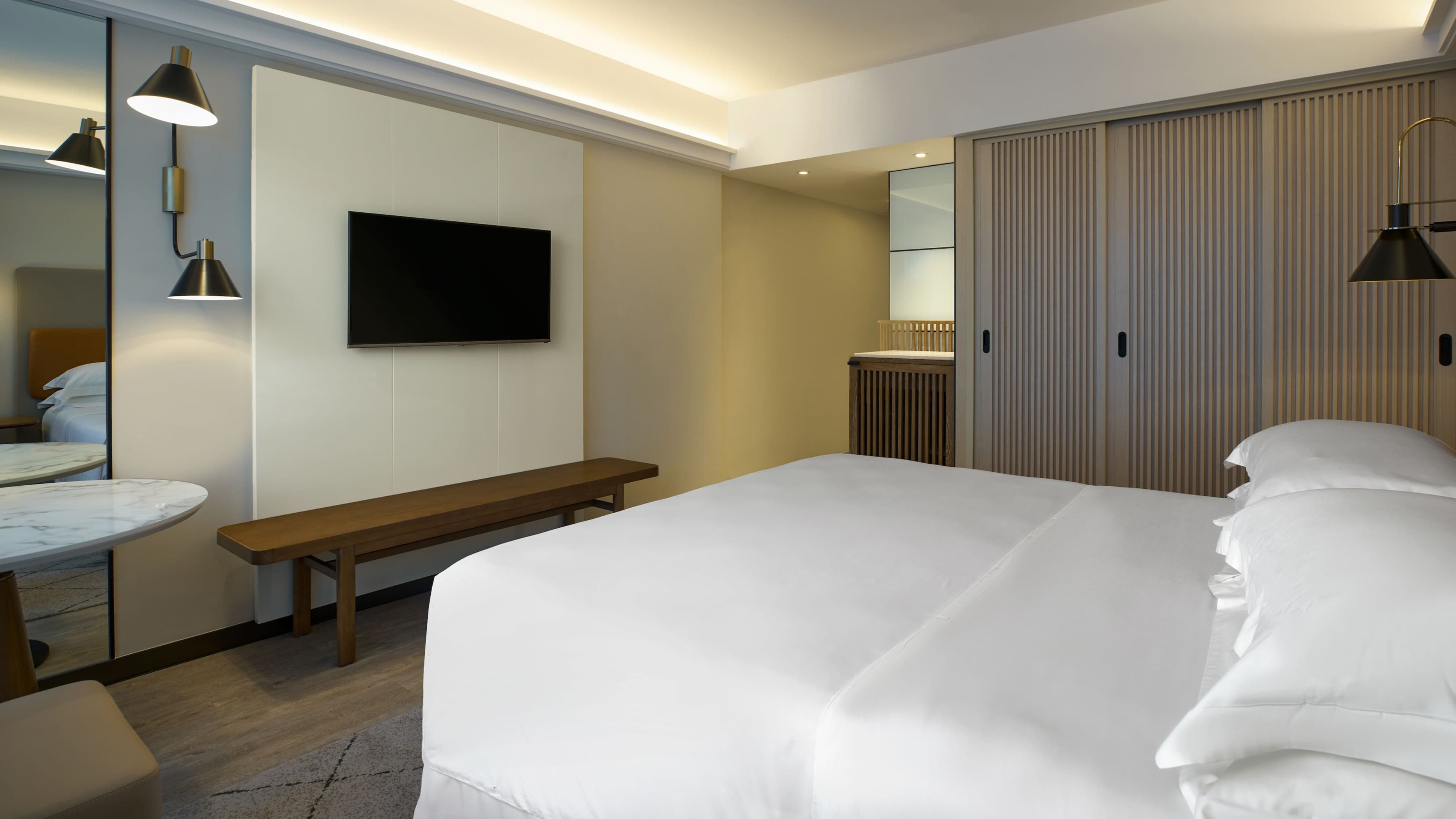 Sheraton Hong Kong Hotel & Towers - Image 2