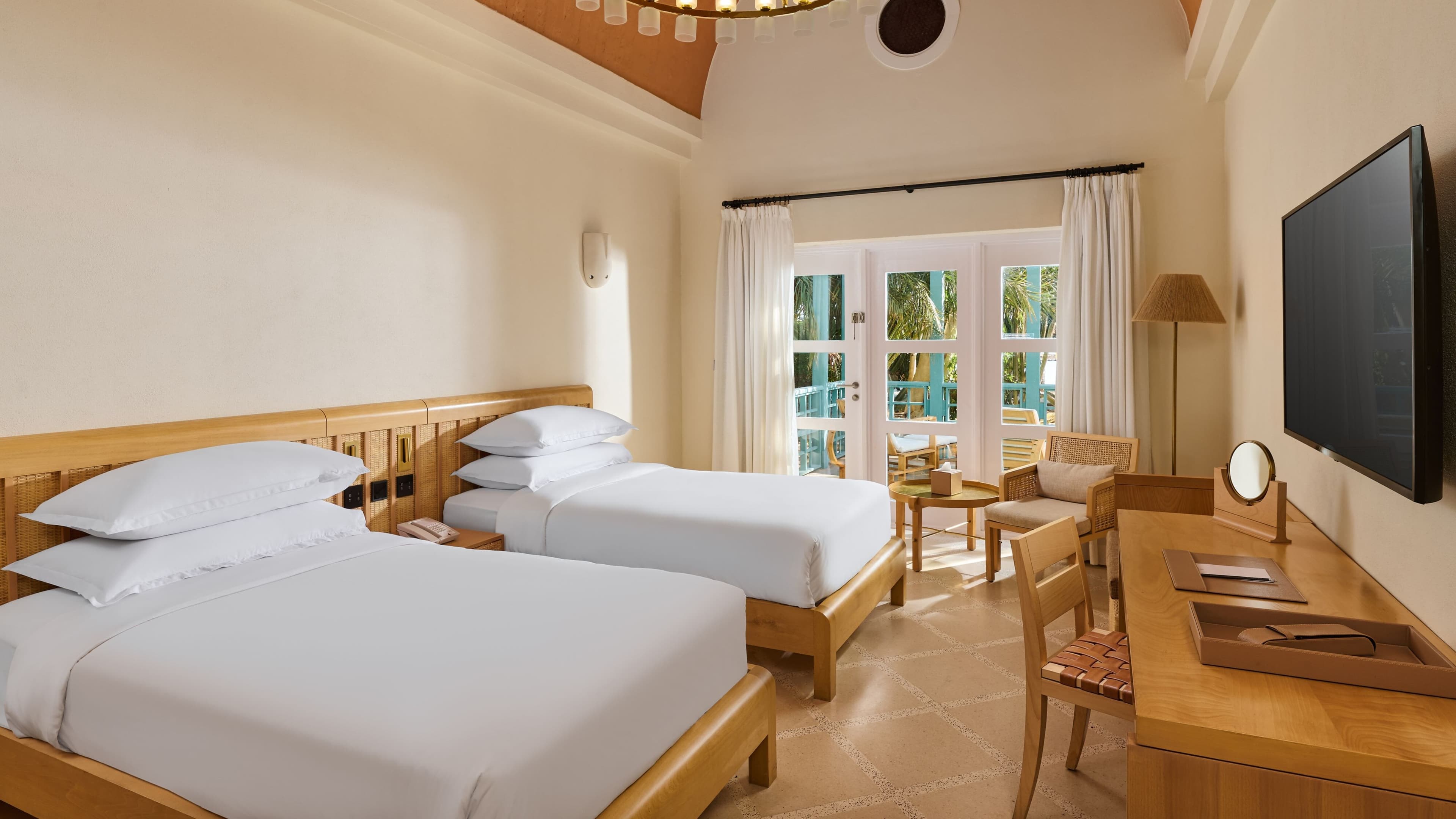 Superior Guest Room - Image 4