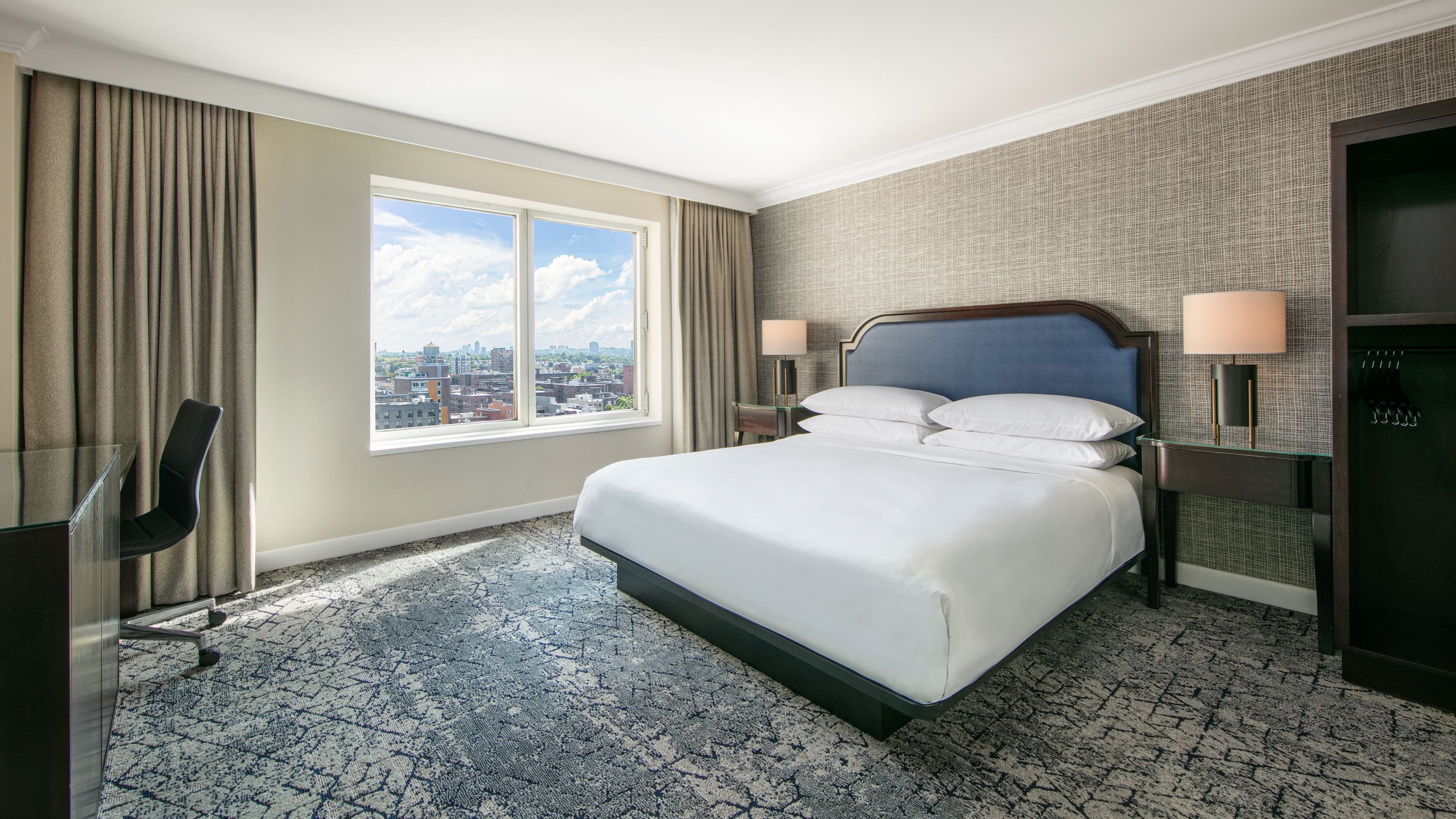 Sheraton LaGuardia East Hotel — 6