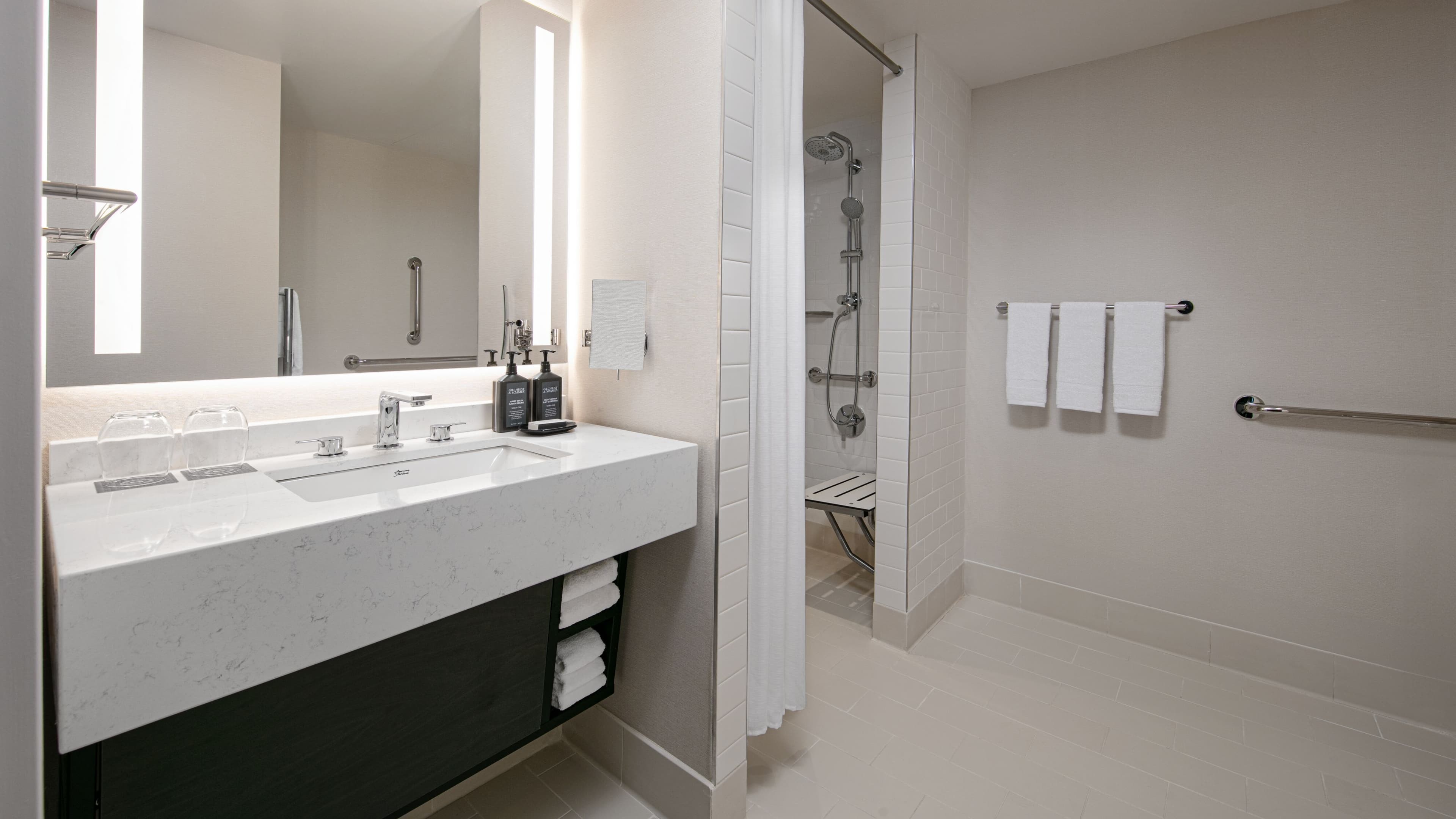 Sheraton LaGuardia East Hotel — 9